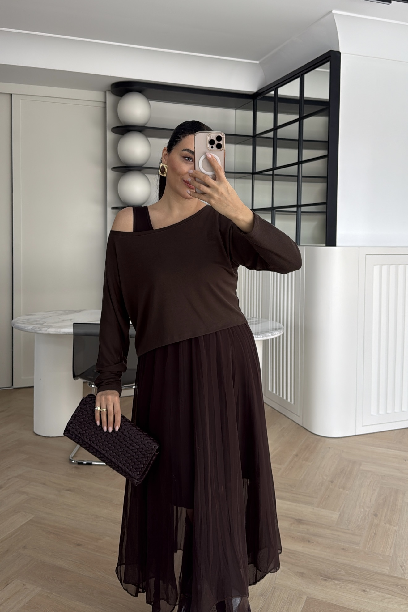 BLUZ DETAYLI ASKILI ŞİFON ELBİSE KAHVE