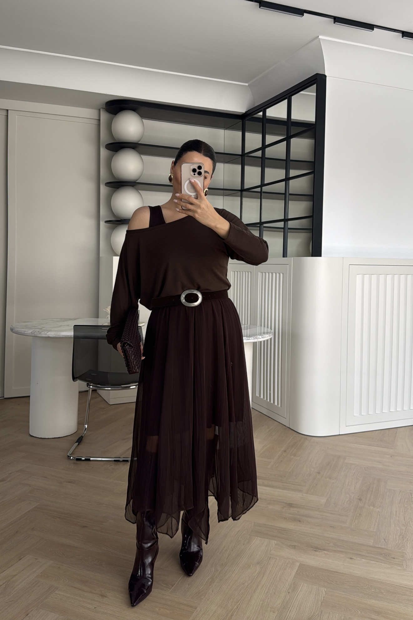 BLUZ DETAYLI ASKILI ŞİFON ELBİSE KAHVE