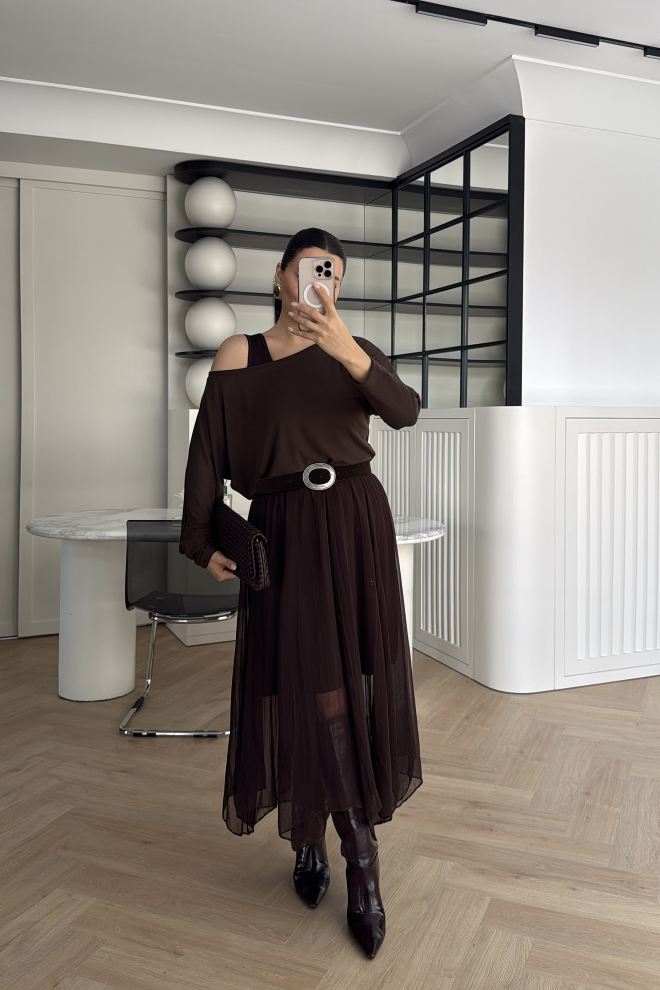 BLUZ DETAYLI ASKILI ŞİFON ELBİSE KAHVE