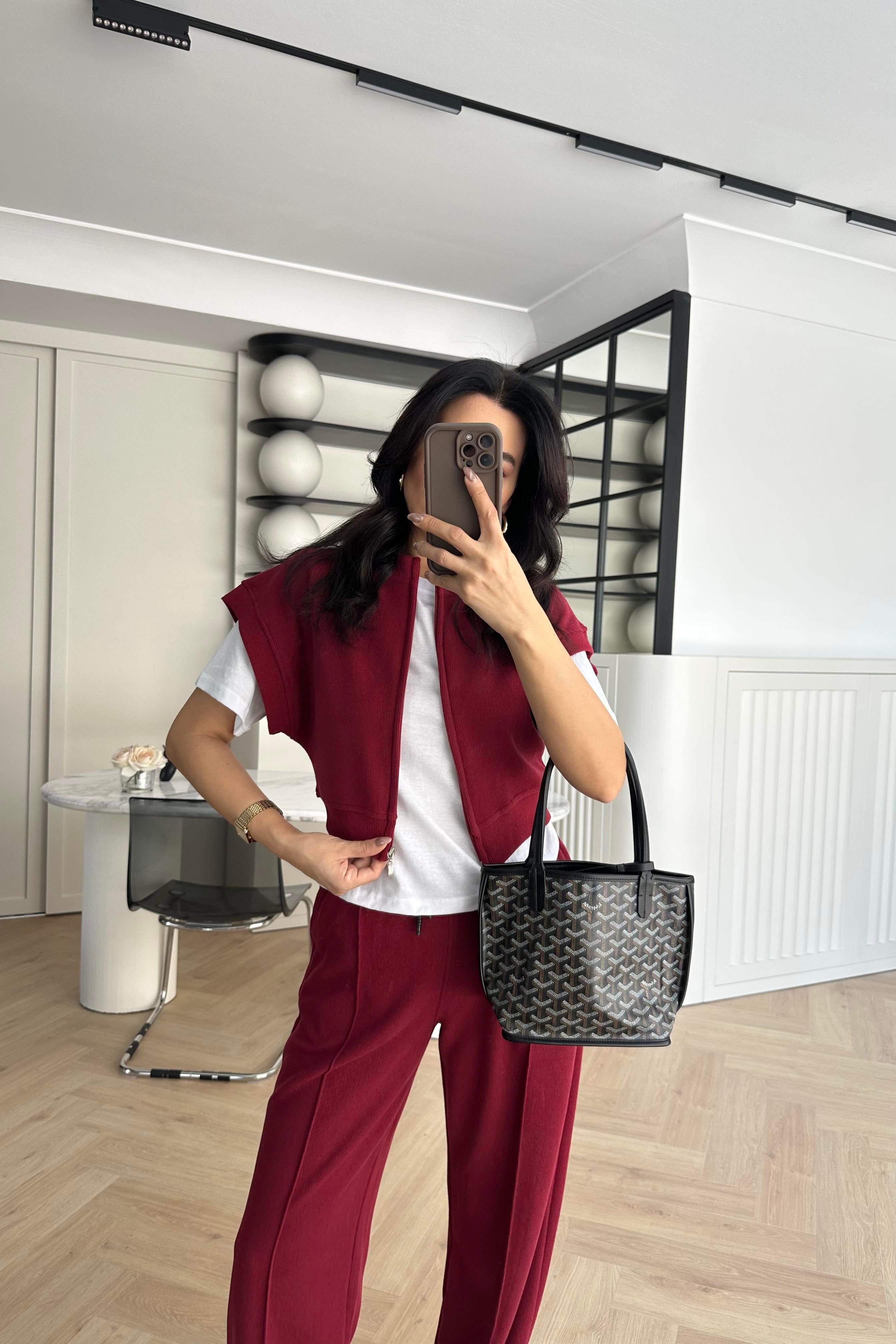 Bordo Renk Tişört Yelek Pantolon Takım