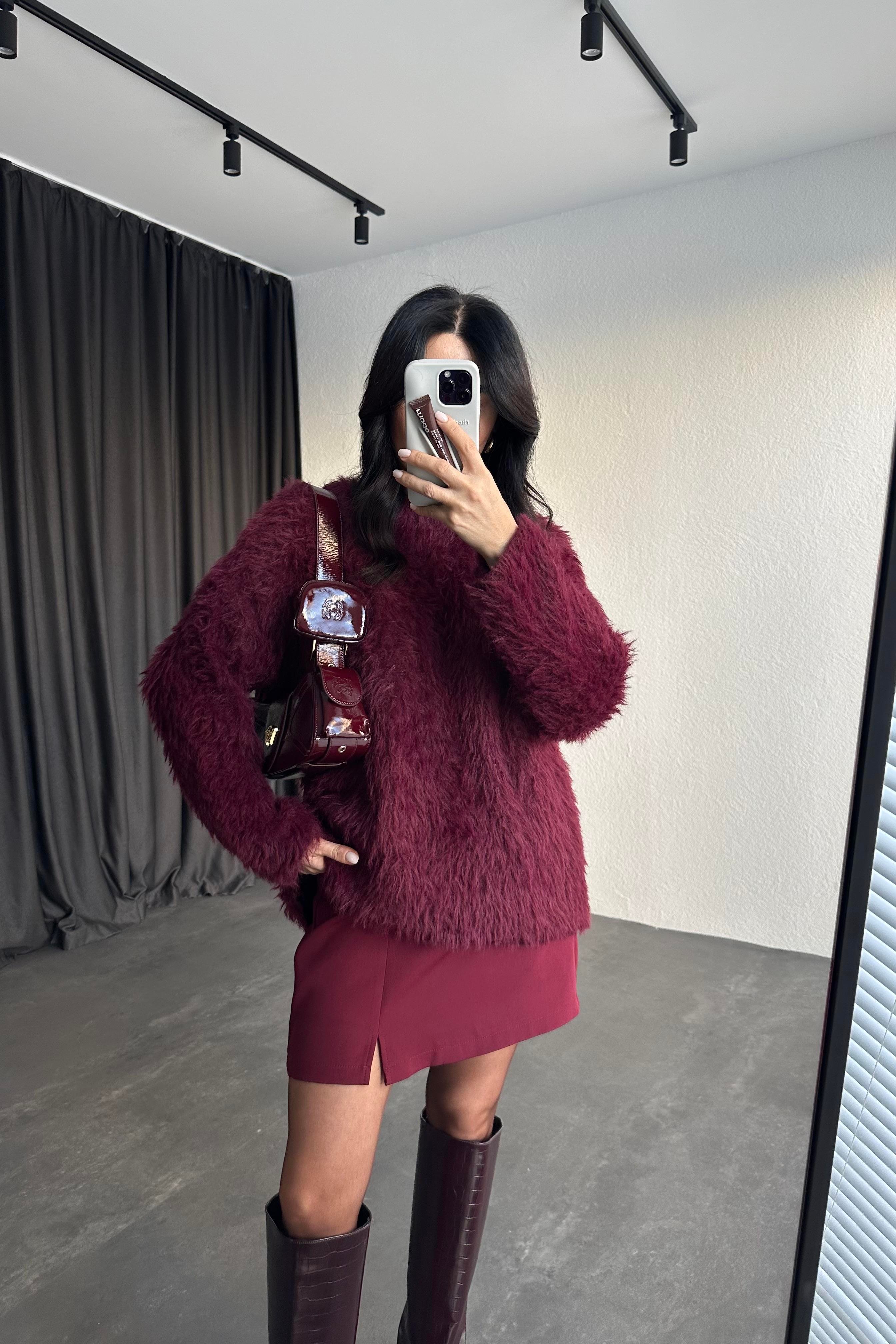 Bordo Renk Yumuşak Peluş Kazak 