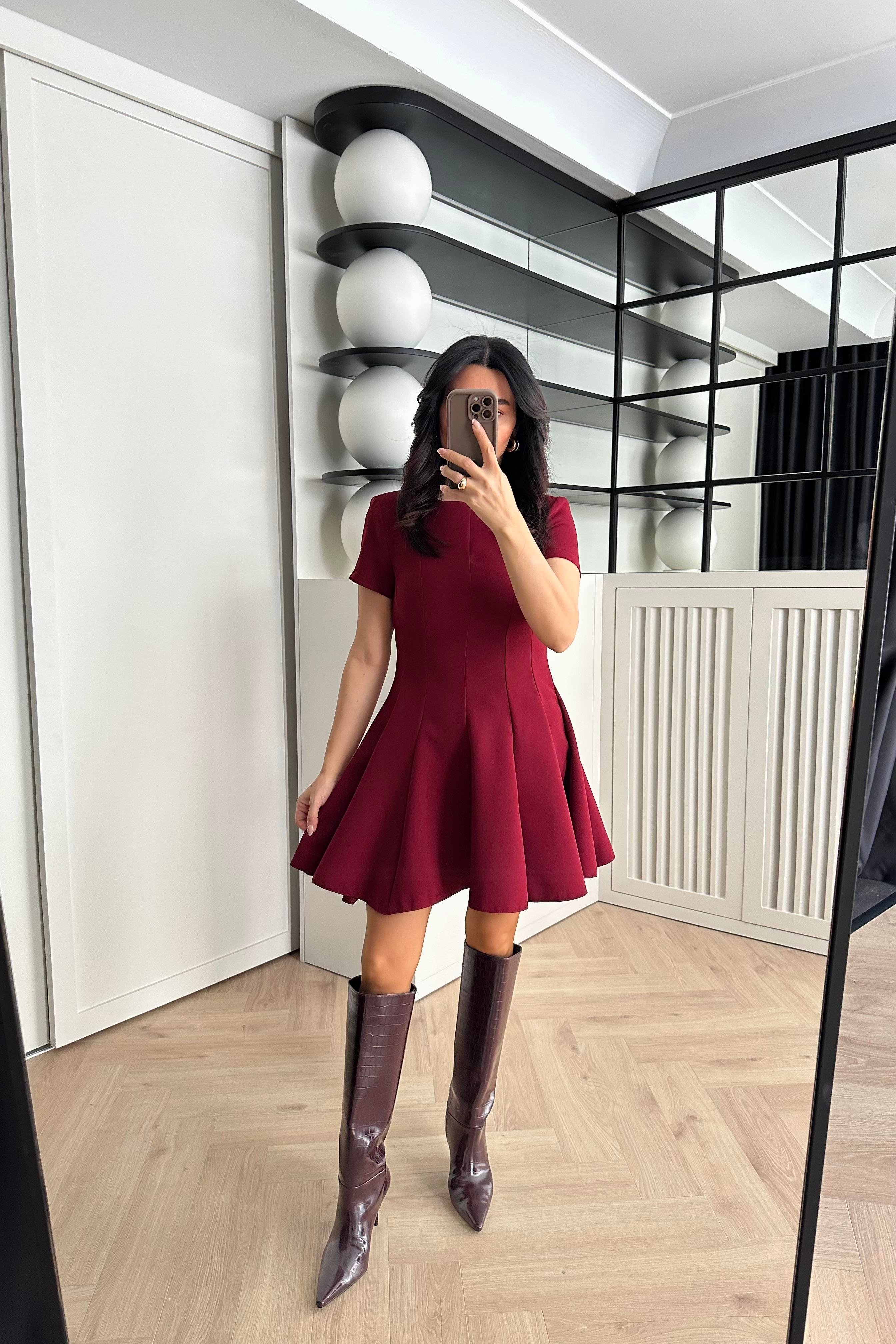 Bordo Volanlı Kısa Elbise