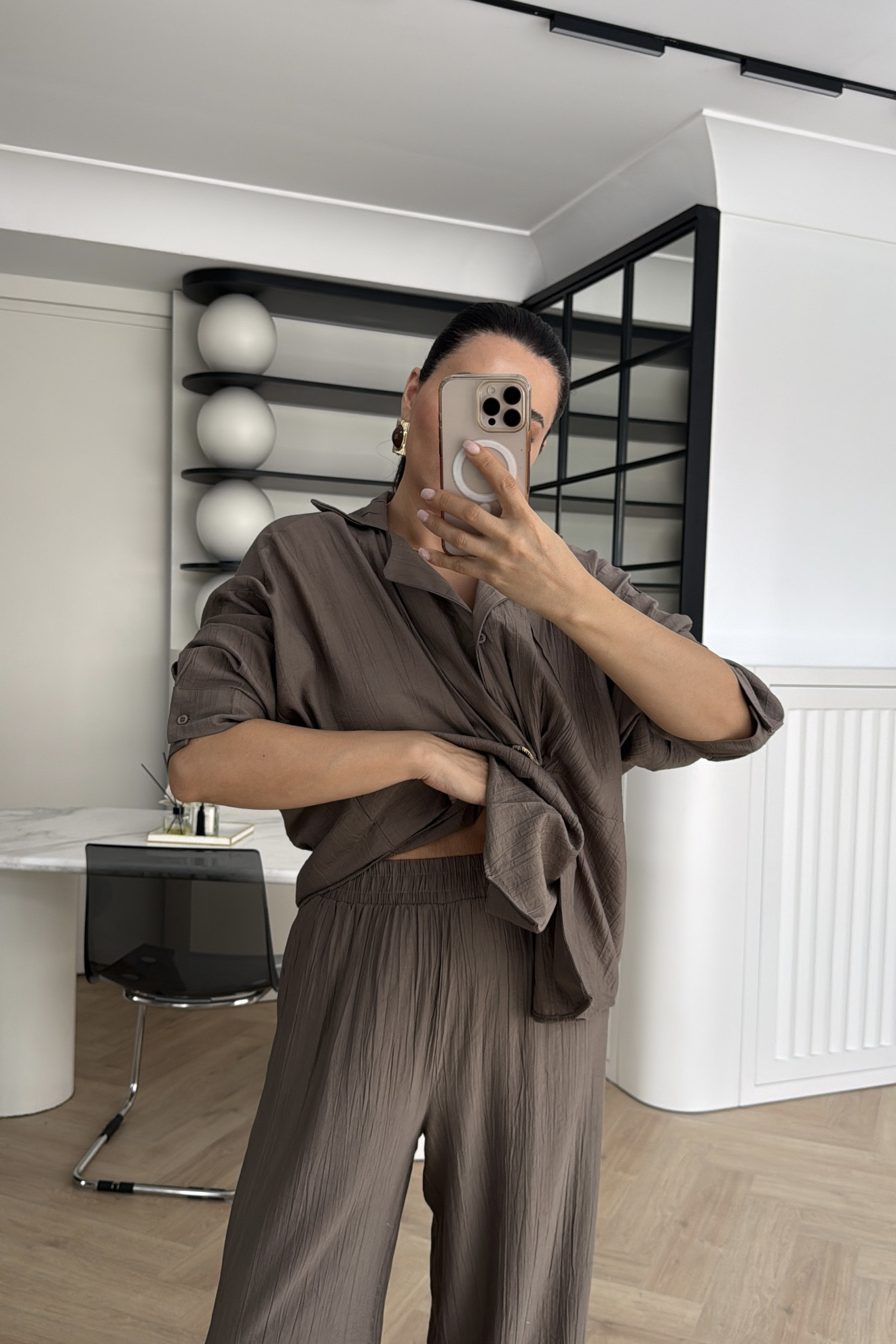 ÇİLEK BROŞLU  MÜSLİN VİZON