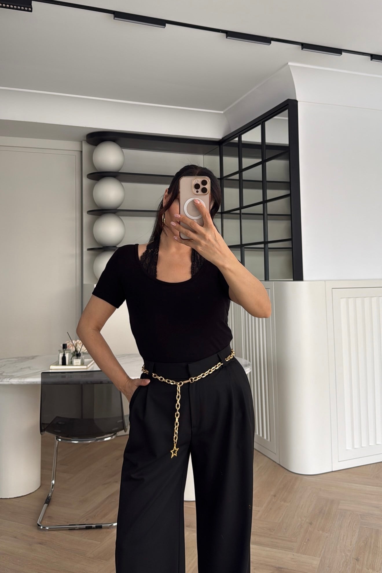 DANTEL DETAYLI BASİC TİŞÖRT SİYAH 