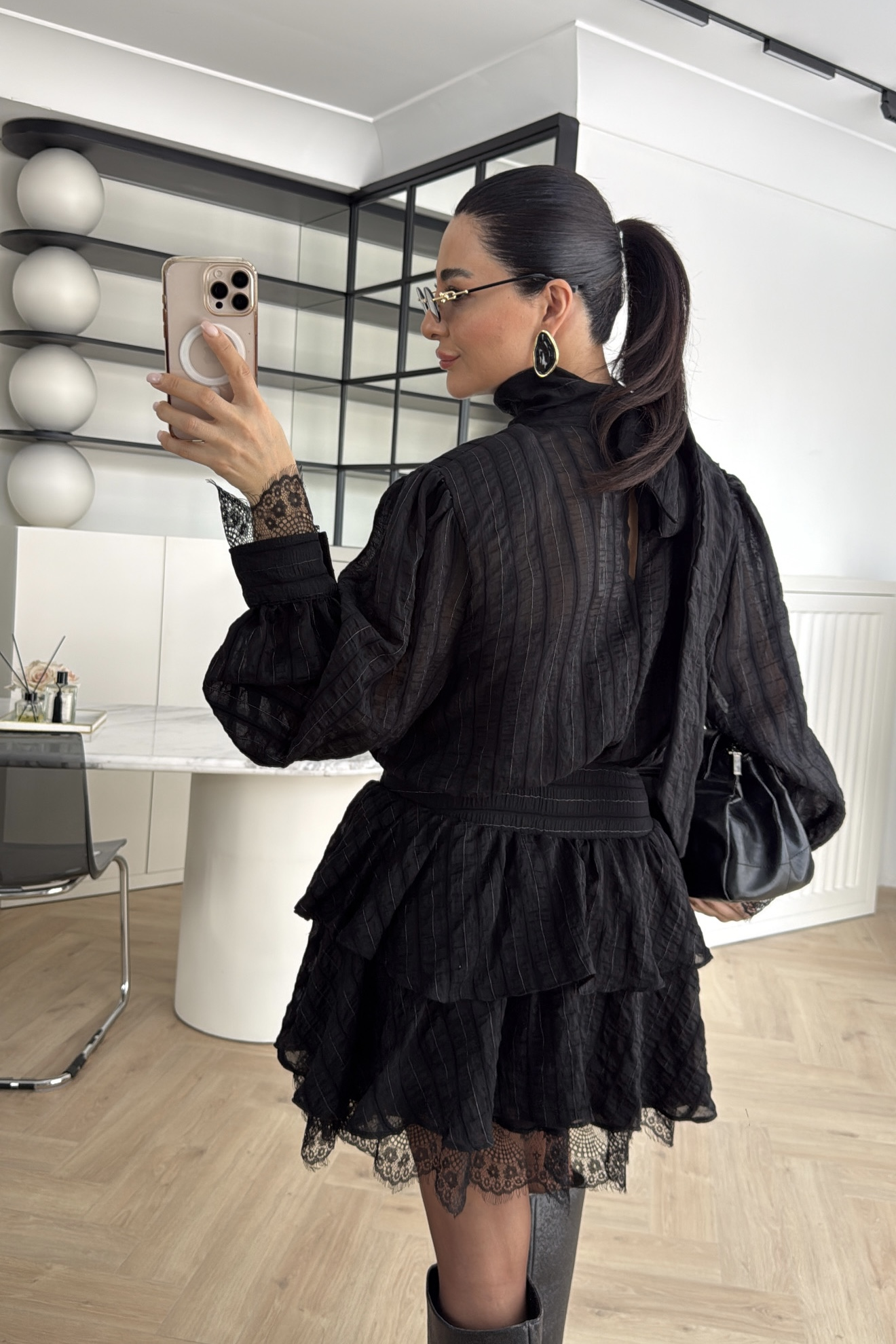 DANTEL DETAYLI KATLI MİNİ ELBİSE SİYAH