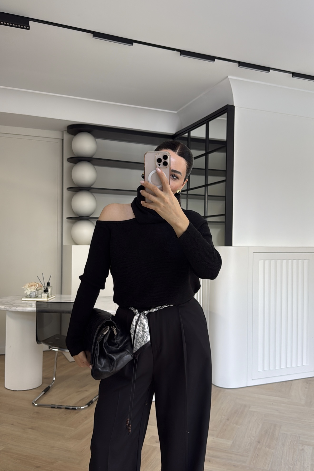 DEGAJE YAKA BOYUNLUKLU KAZAK SİYAH