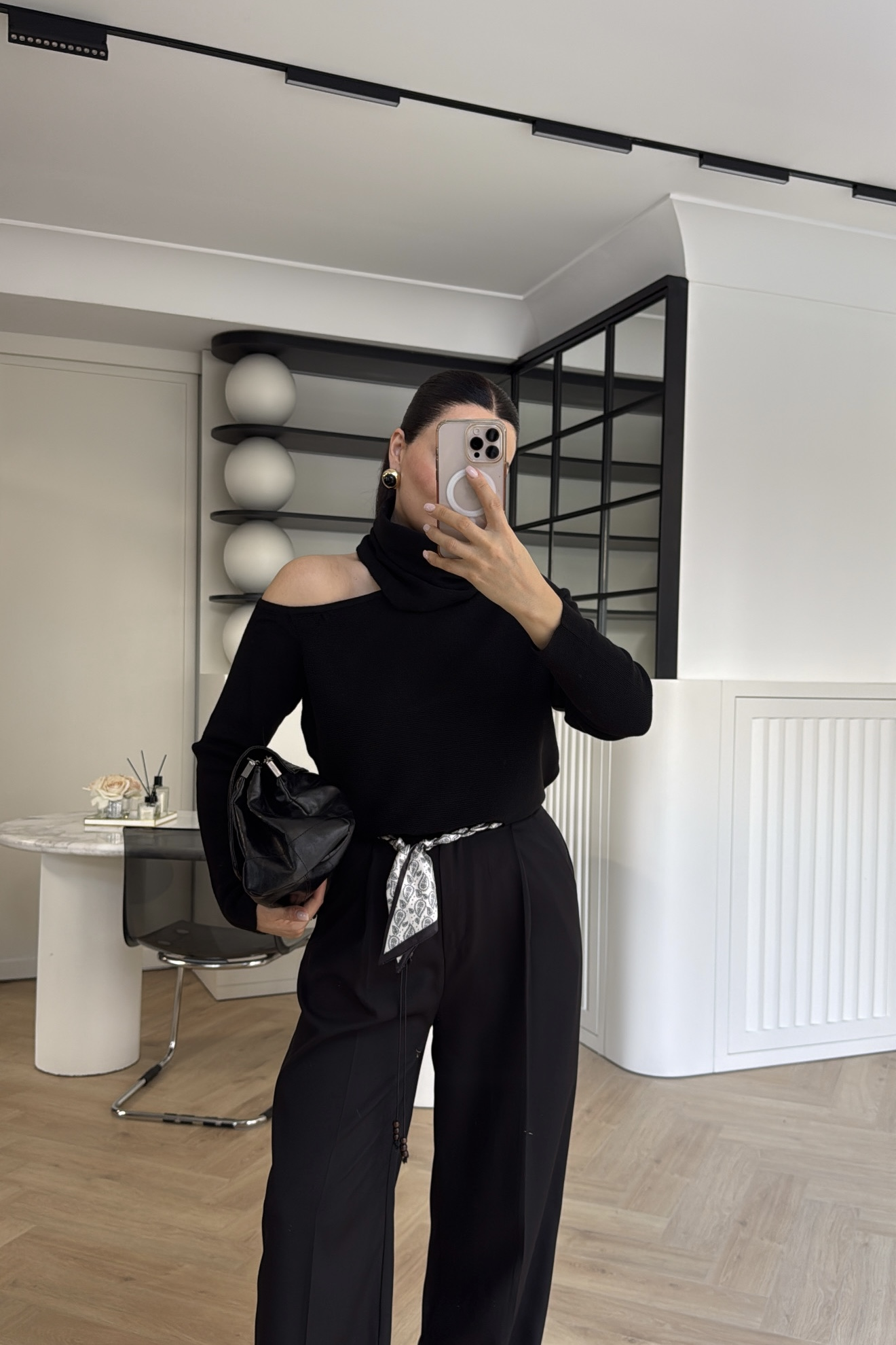 DEGAJE YAKA BOYUNLUKLU KAZAK SİYAH