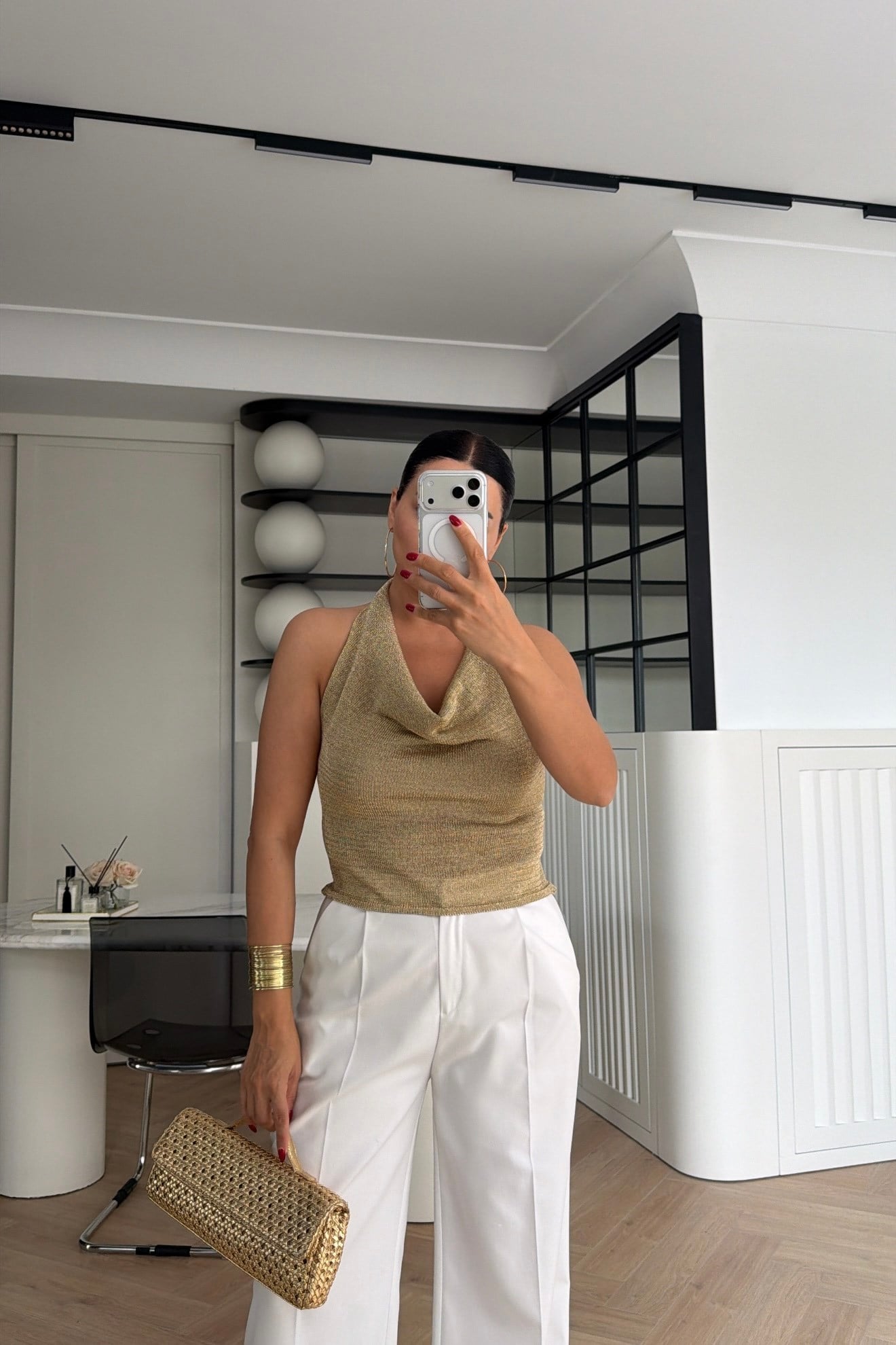 DEGAJE YAKA GOLD SİMLİ BLUZ 