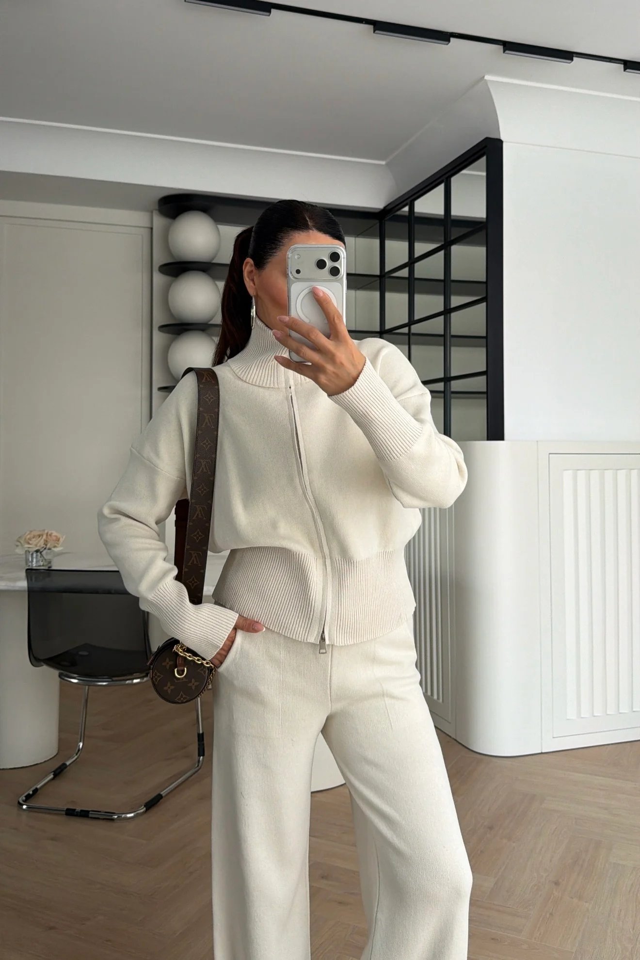 Dik Yaka Çift Fermuarlı Triko Takım Krem 