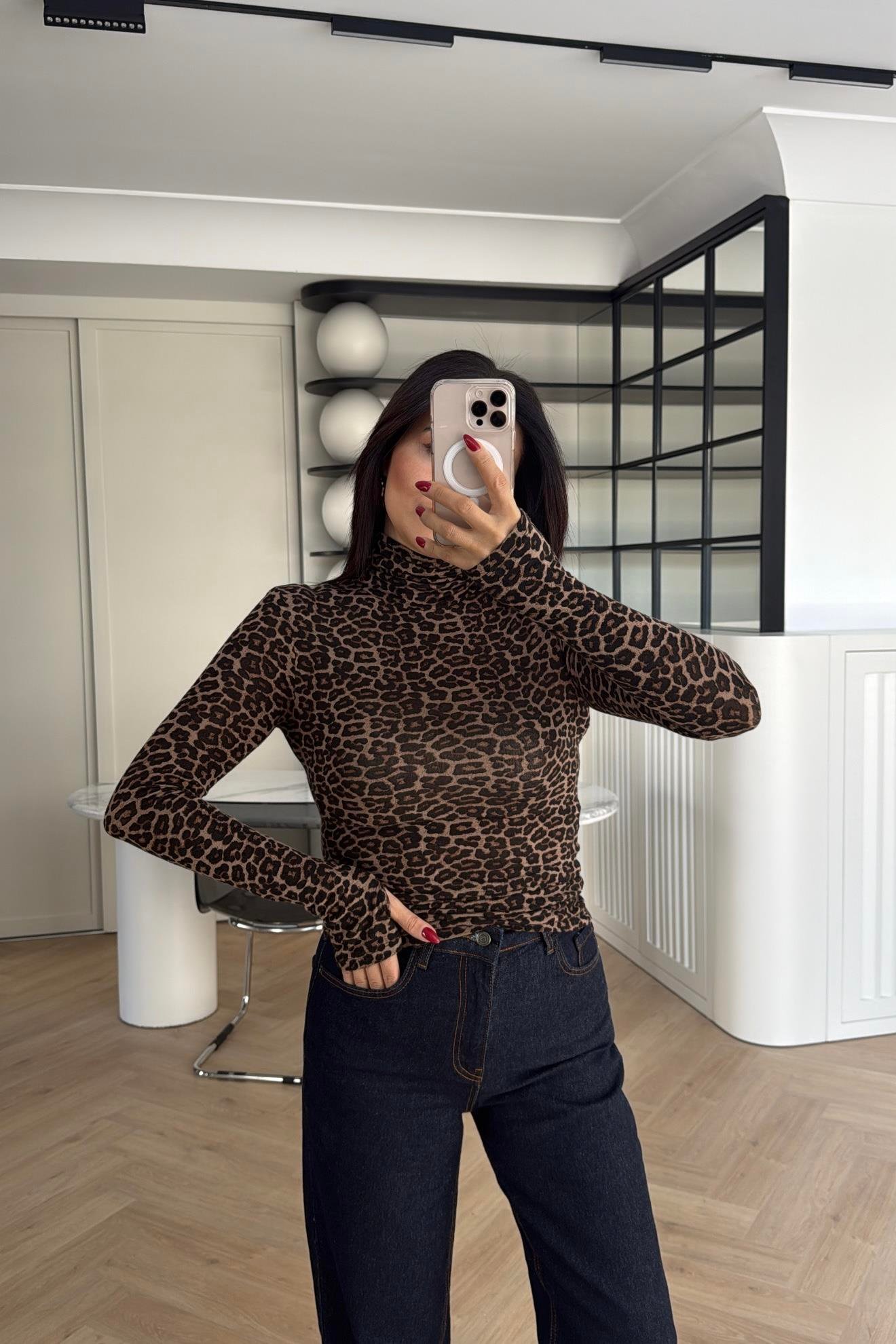 DİLVİN PARMAK GEÇMELİ LEOPAR BALIKÇI YAKA BLUZ