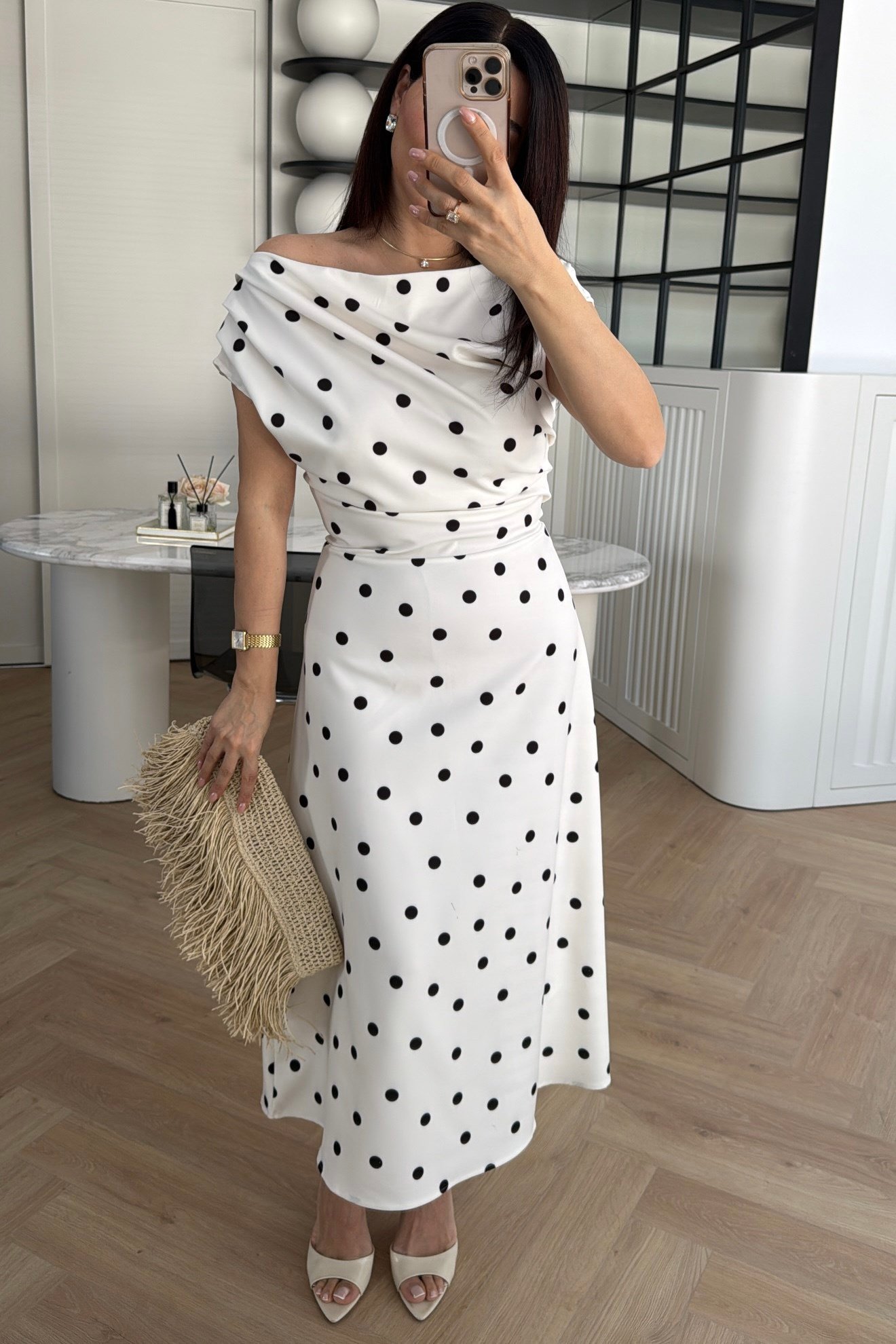 DRAPE YAKA PUANTİYELİ ELBİSE 