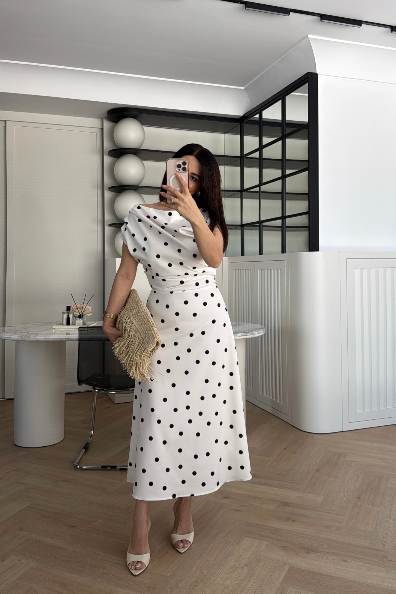 DRAPE YAKA PUANTİYELİ ELBİSE 