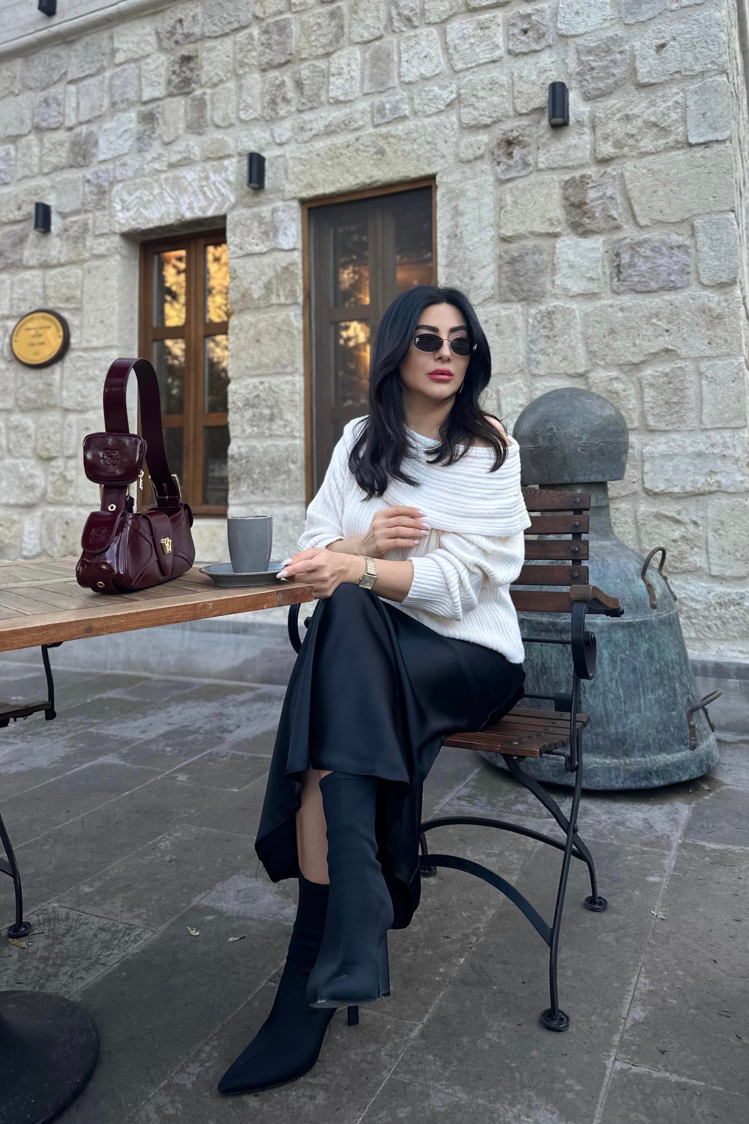 Ekru Degaje Yaka Fitilli Kısa Triko