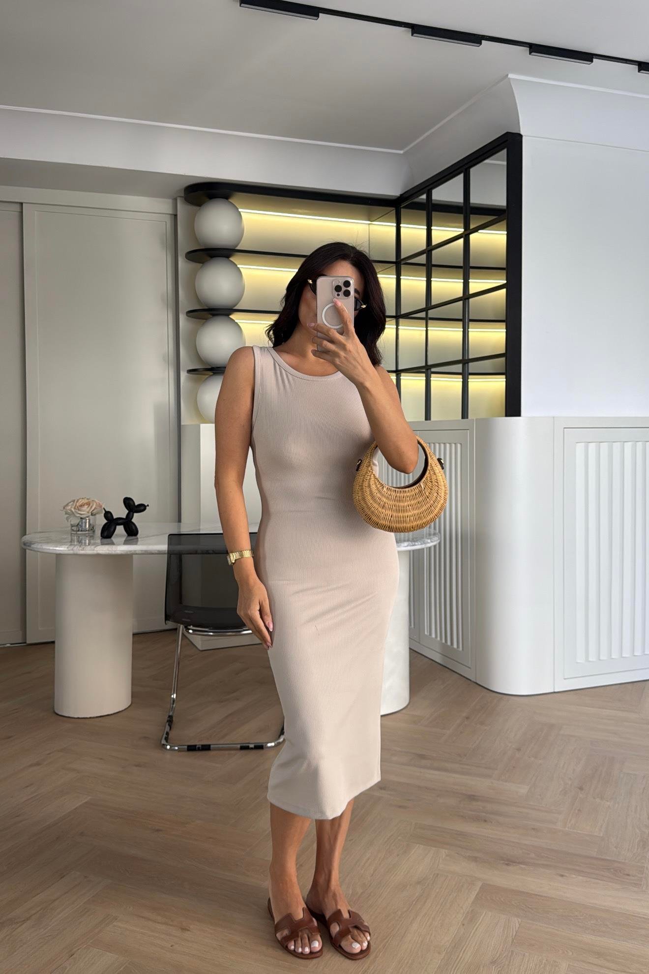 EKRU FİTİLLİ ÇELİK ÖRME KOLSUZ BASİC ELBİSE