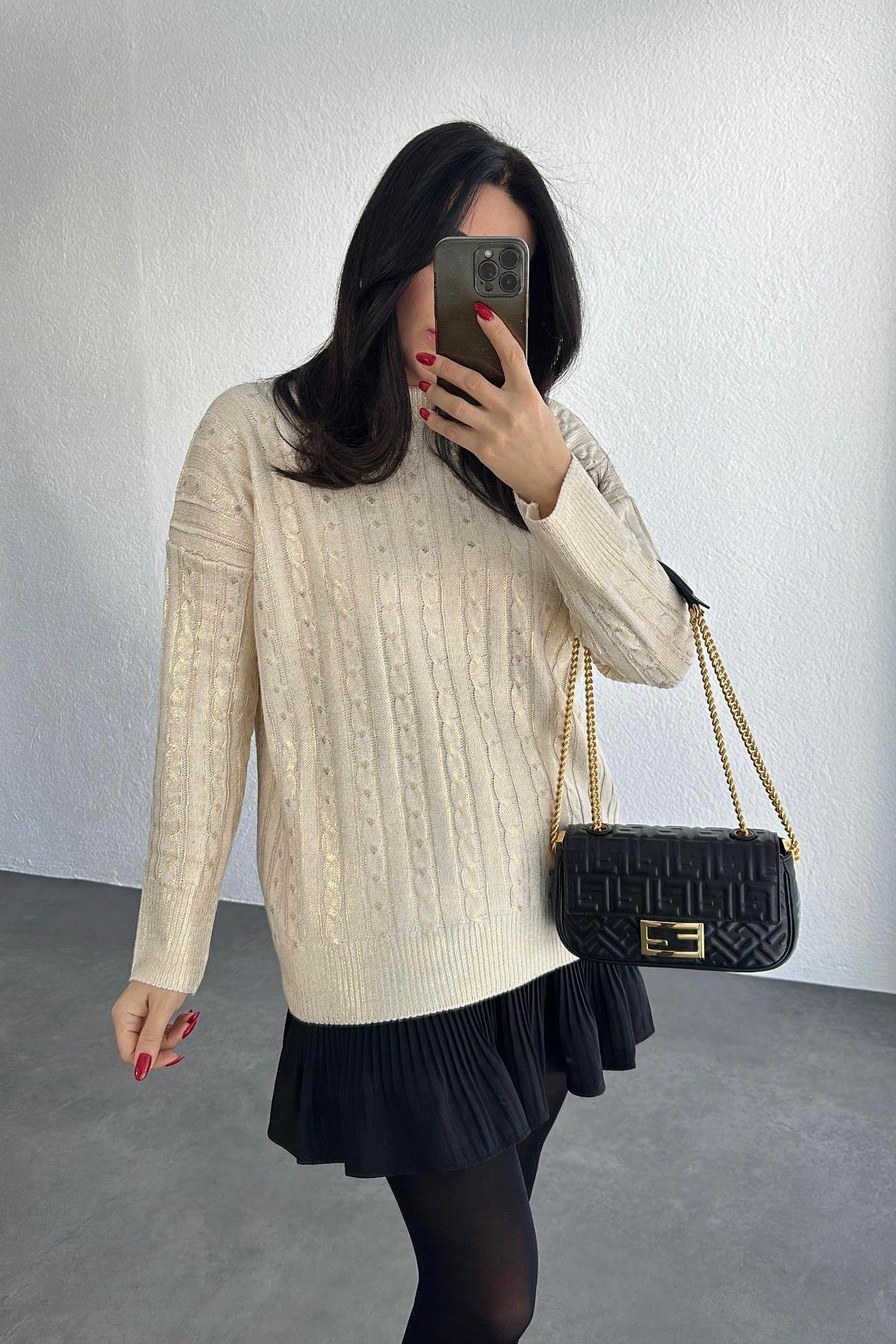 Ekru Gold Varak Detaylı Kazak 