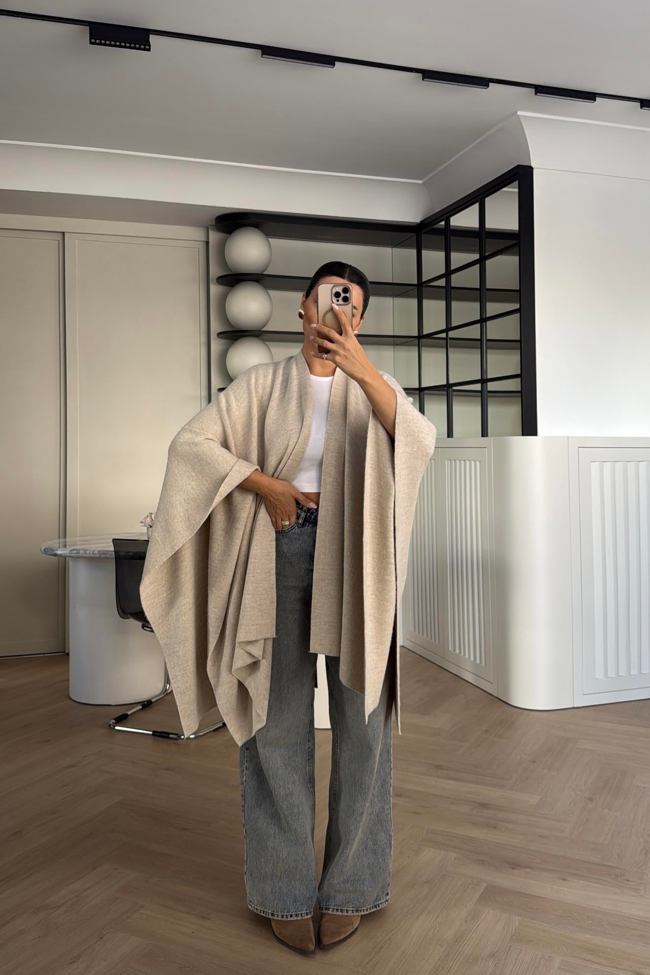EKRU KEMERLİ TRİKO PANÇO