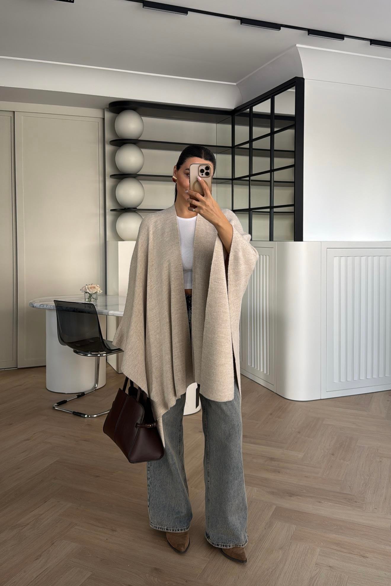 EKRU KEMERLİ TRİKO PANÇO
