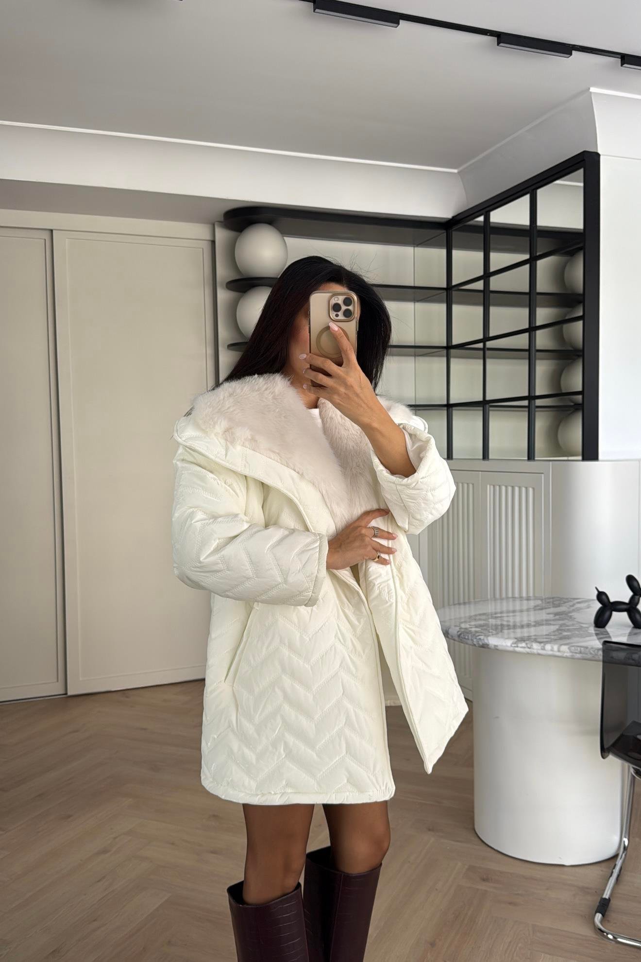 EKRU RENK TASARIM KÜRKLÜ ELYAF DOLGULU MONT 