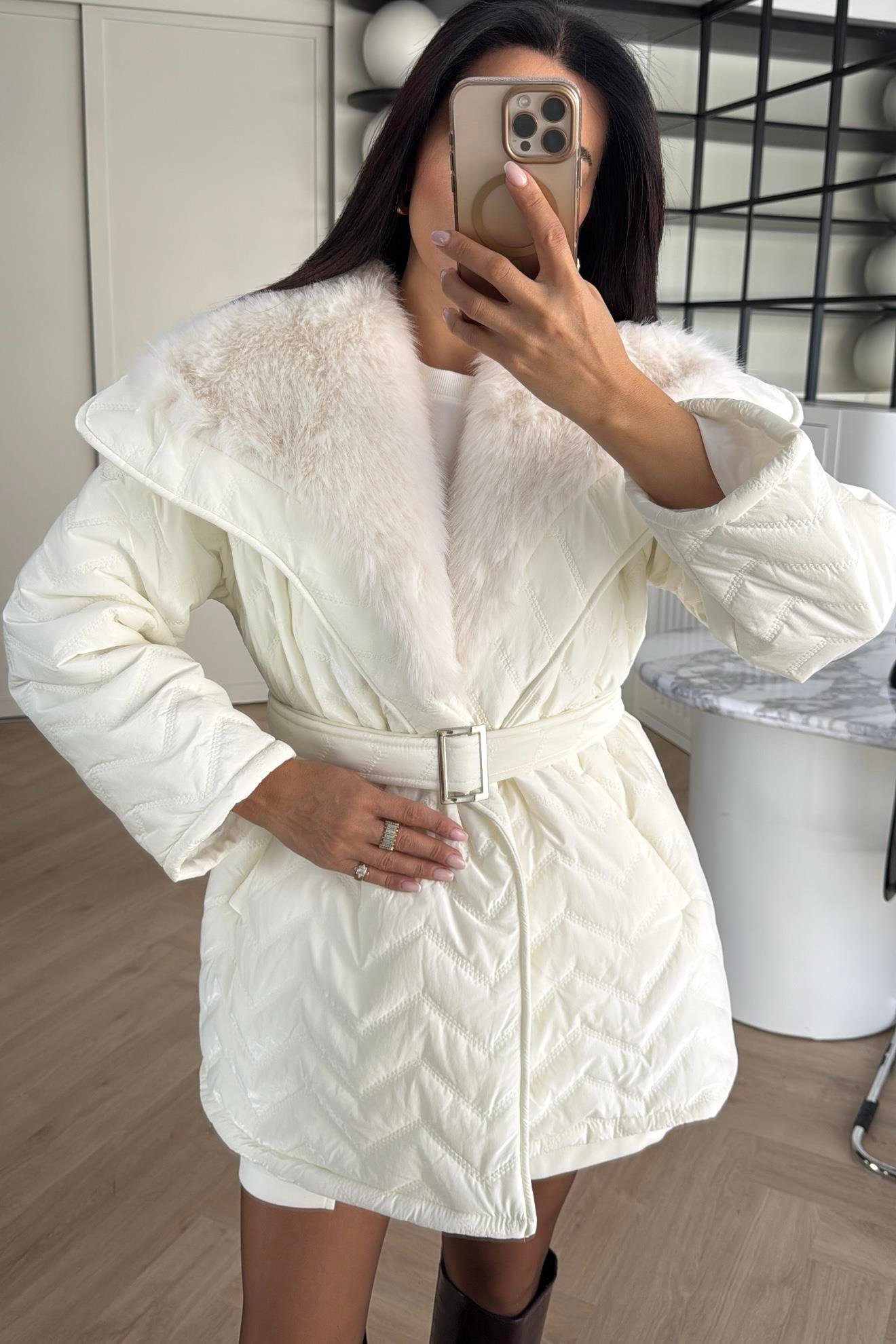 EKRU RENK TASARIM KÜRKLÜ ELYAF DOLGULU MONT 