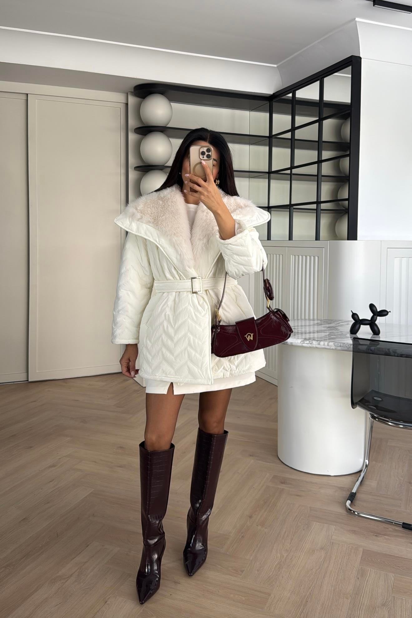 EKRU RENK TASARIM KÜRKLÜ ELYAF DOLGULU MONT 