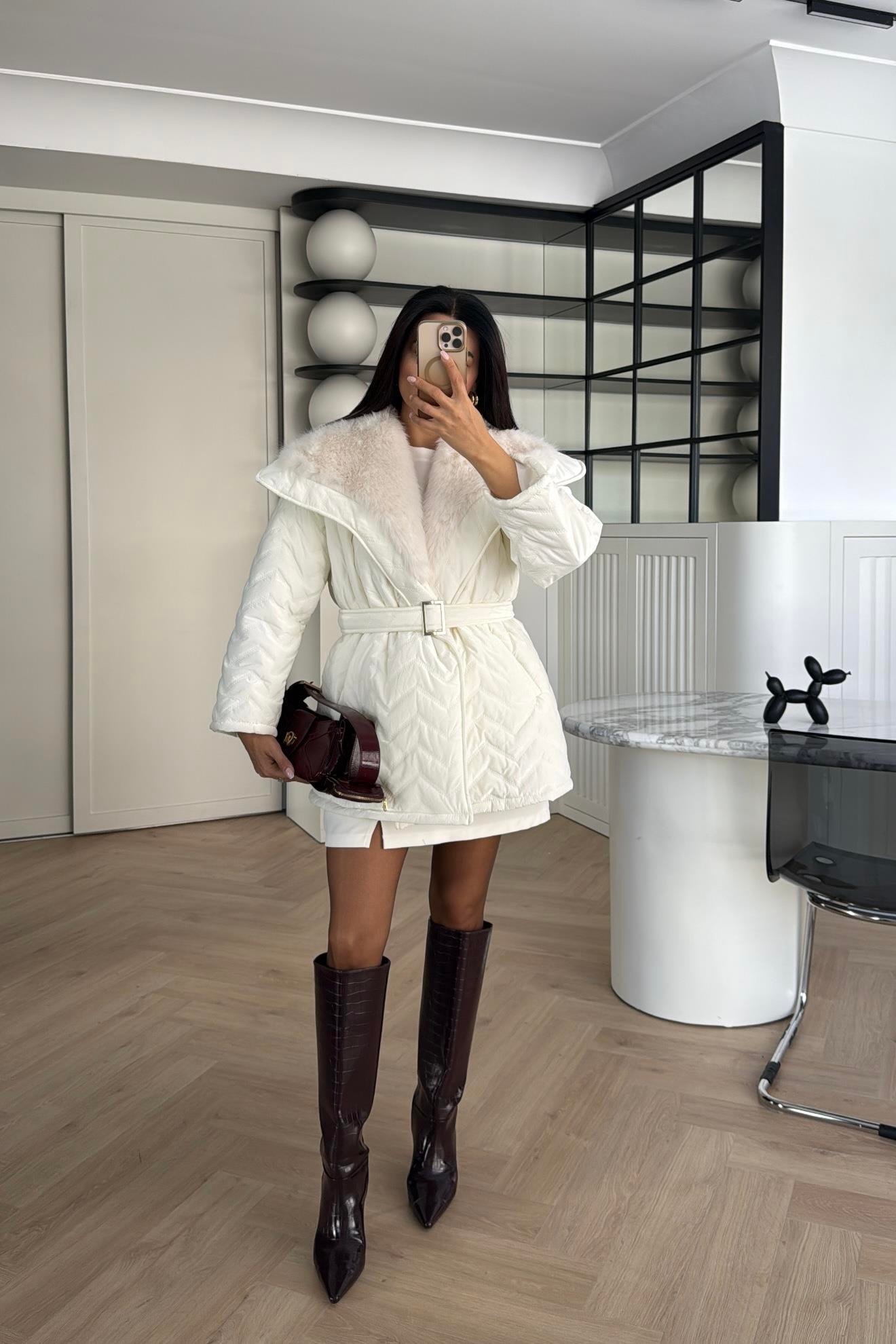 EKRU RENK TASARIM KÜRKLÜ ELYAF DOLGULU MONT 