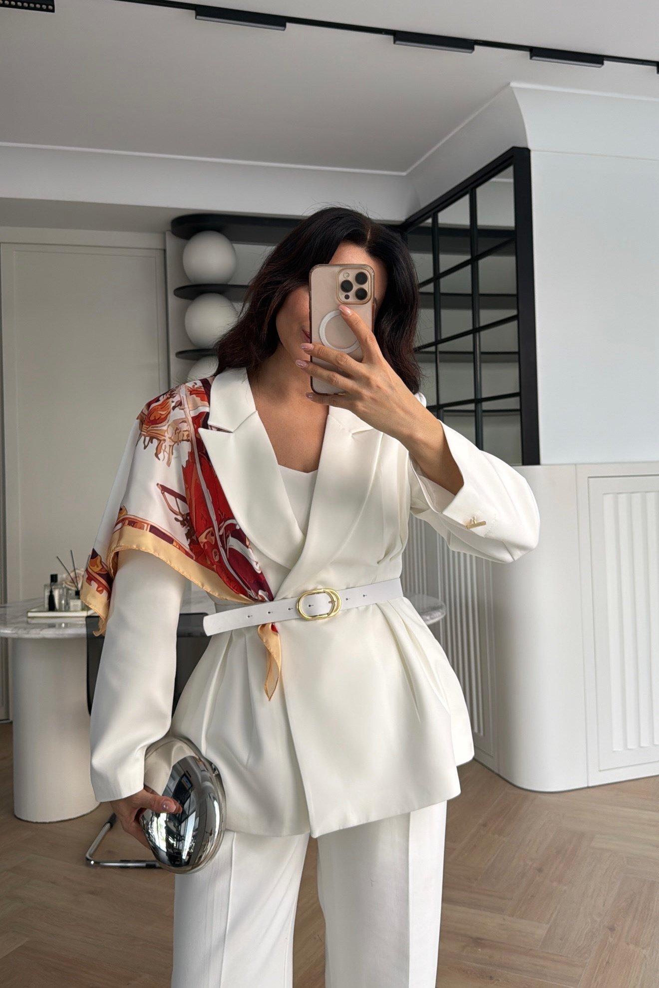 FULAR DETAYLI KEMERLİ BLAZER CEKET BEYAZ 