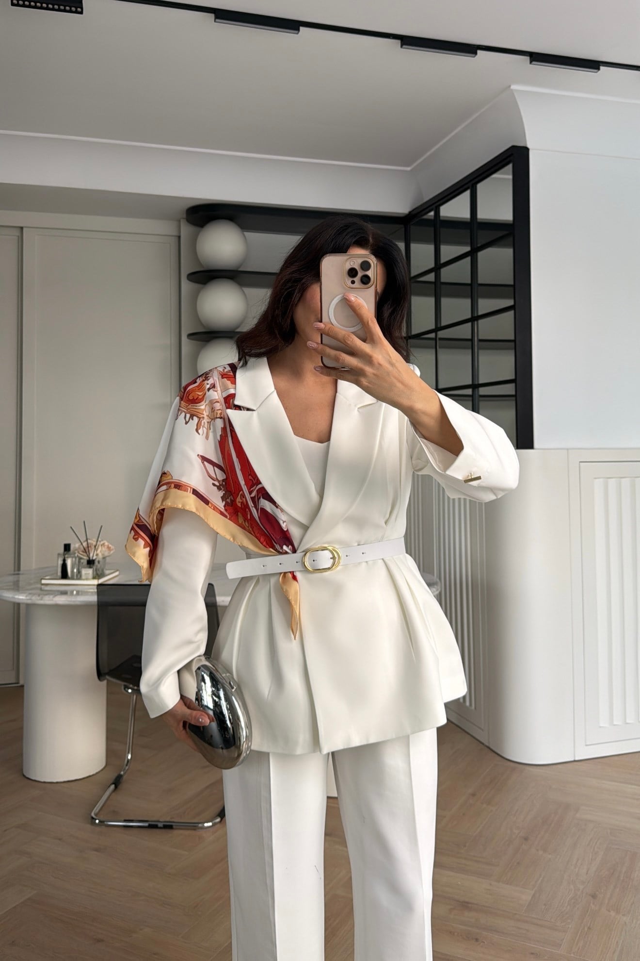 FULAR DETAYLI KEMERLİ BLAZER CEKET BEYAZ 
