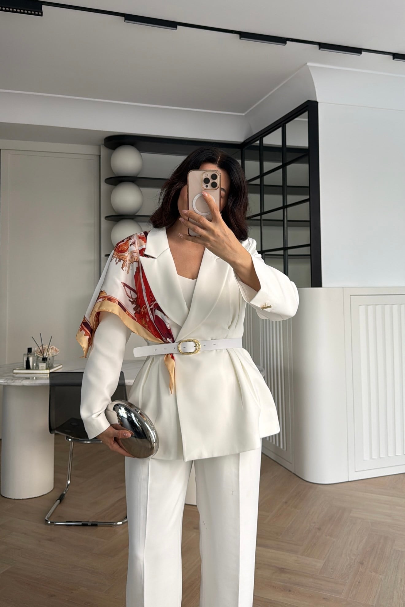 FULAR DETAYLI KEMERLİ BLAZER CEKET BEYAZ 