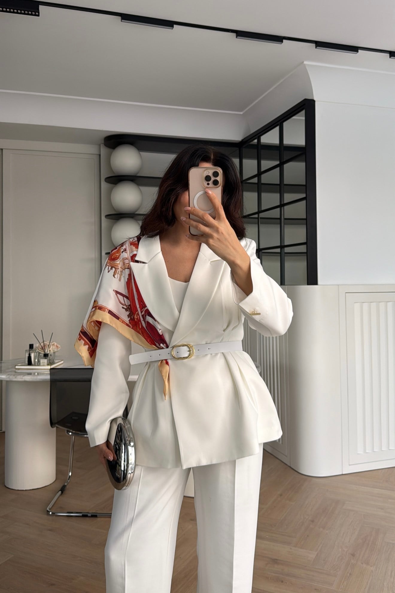 FULAR DETAYLI KEMERLİ BLAZER CEKET BEYAZ 