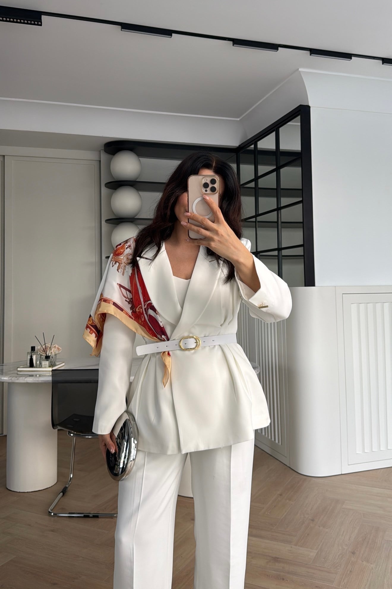 FULAR DETAYLI KEMERLİ BLAZER CEKET BEYAZ 