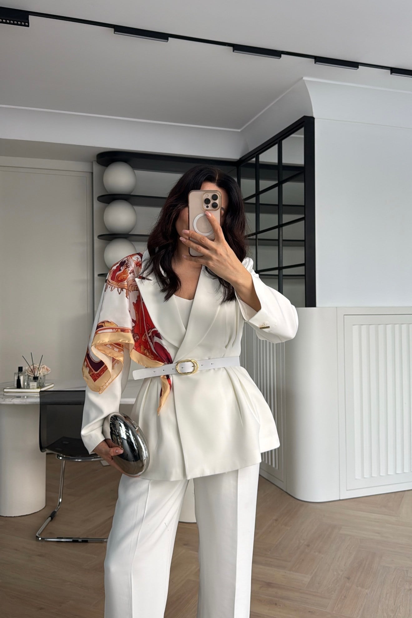 FULAR DETAYLI KEMERLİ BLAZER CEKET BEYAZ 
