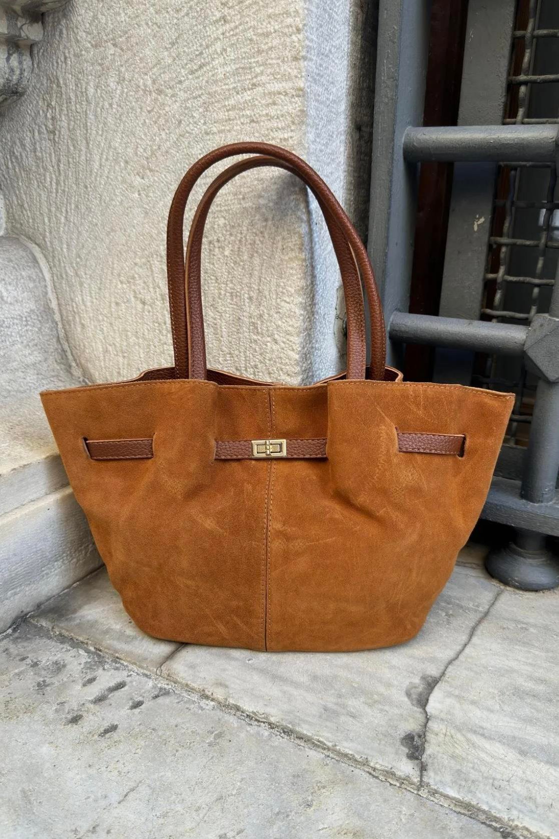 Gerçek Süet Deri Uzun Askili Miknatis Kapamali El ve Omuz Çantasi Taba 