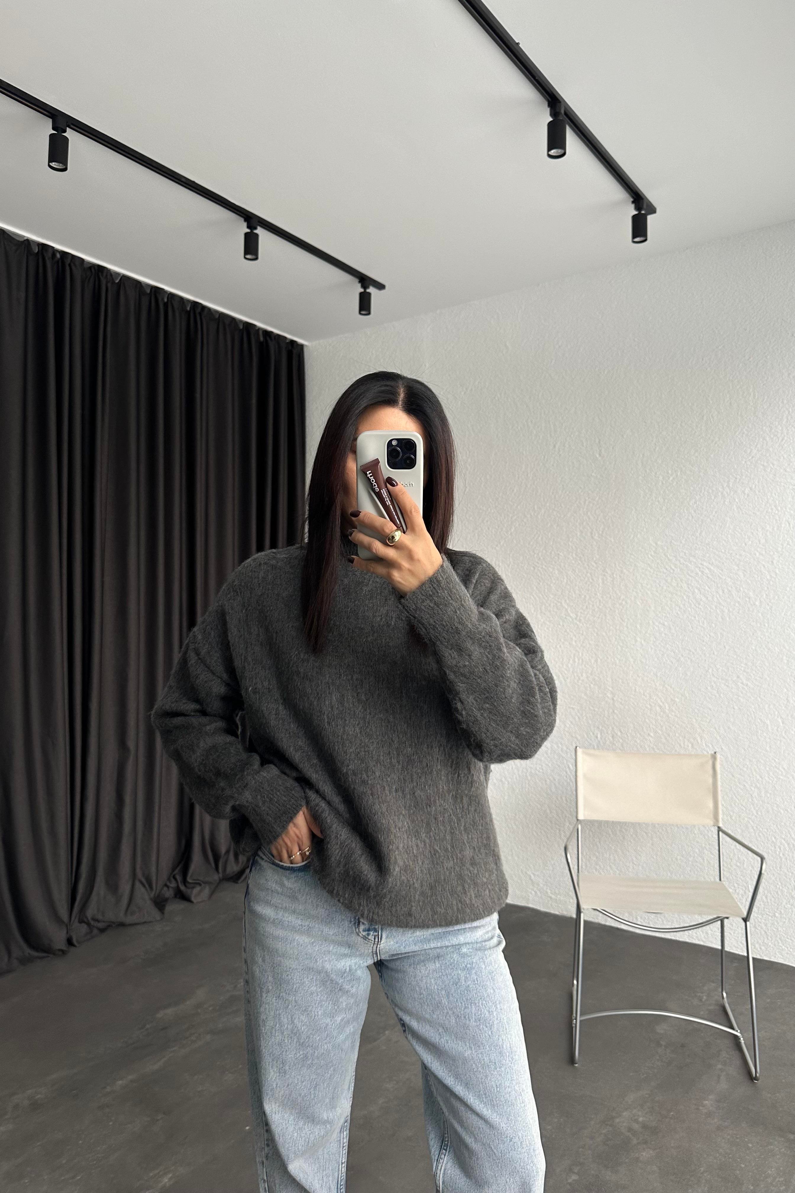 Gri Marka Model Bisiklet Yaka Şardonlu Basic Triko Kazak