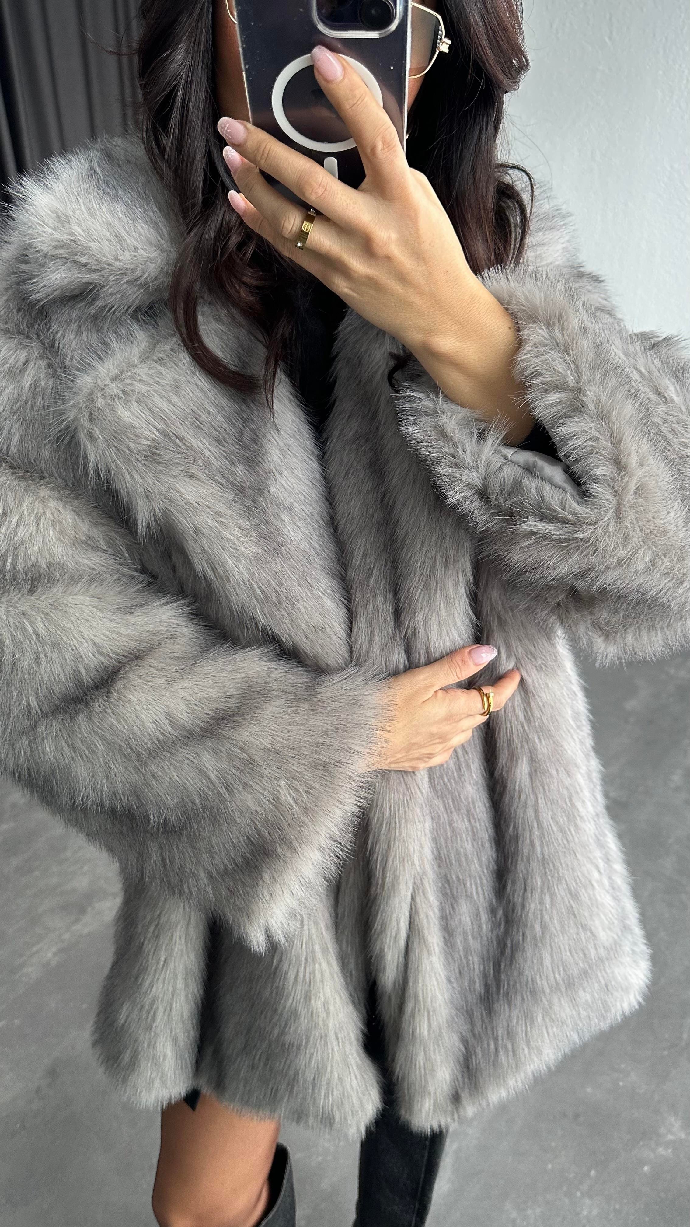 Gri Renk Astarlı Uzun Model Premium Kürk 