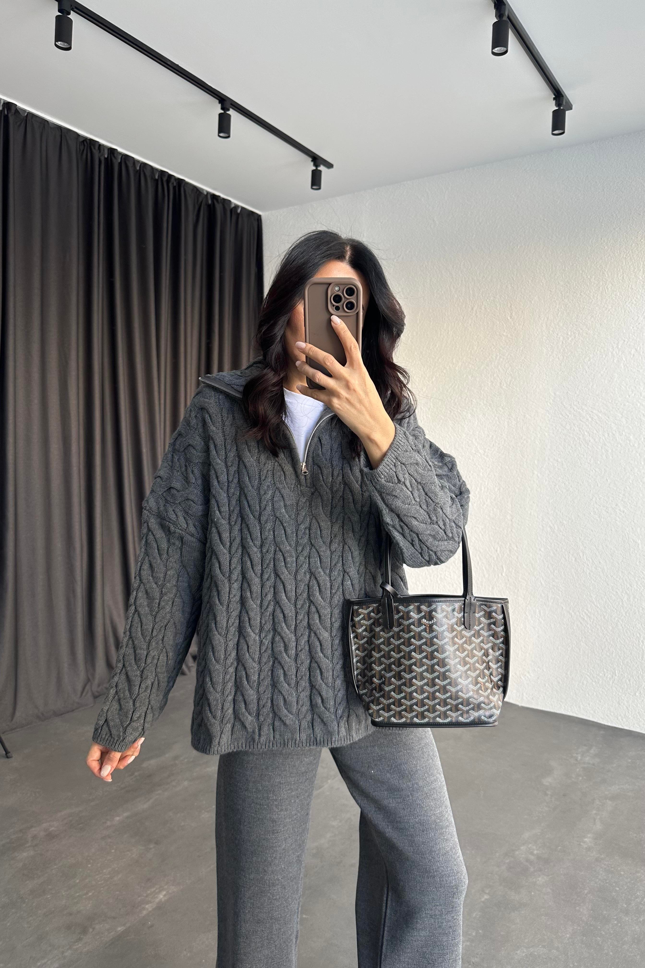 Gri Renk Fermuarlı Salaş Triko Kazak 