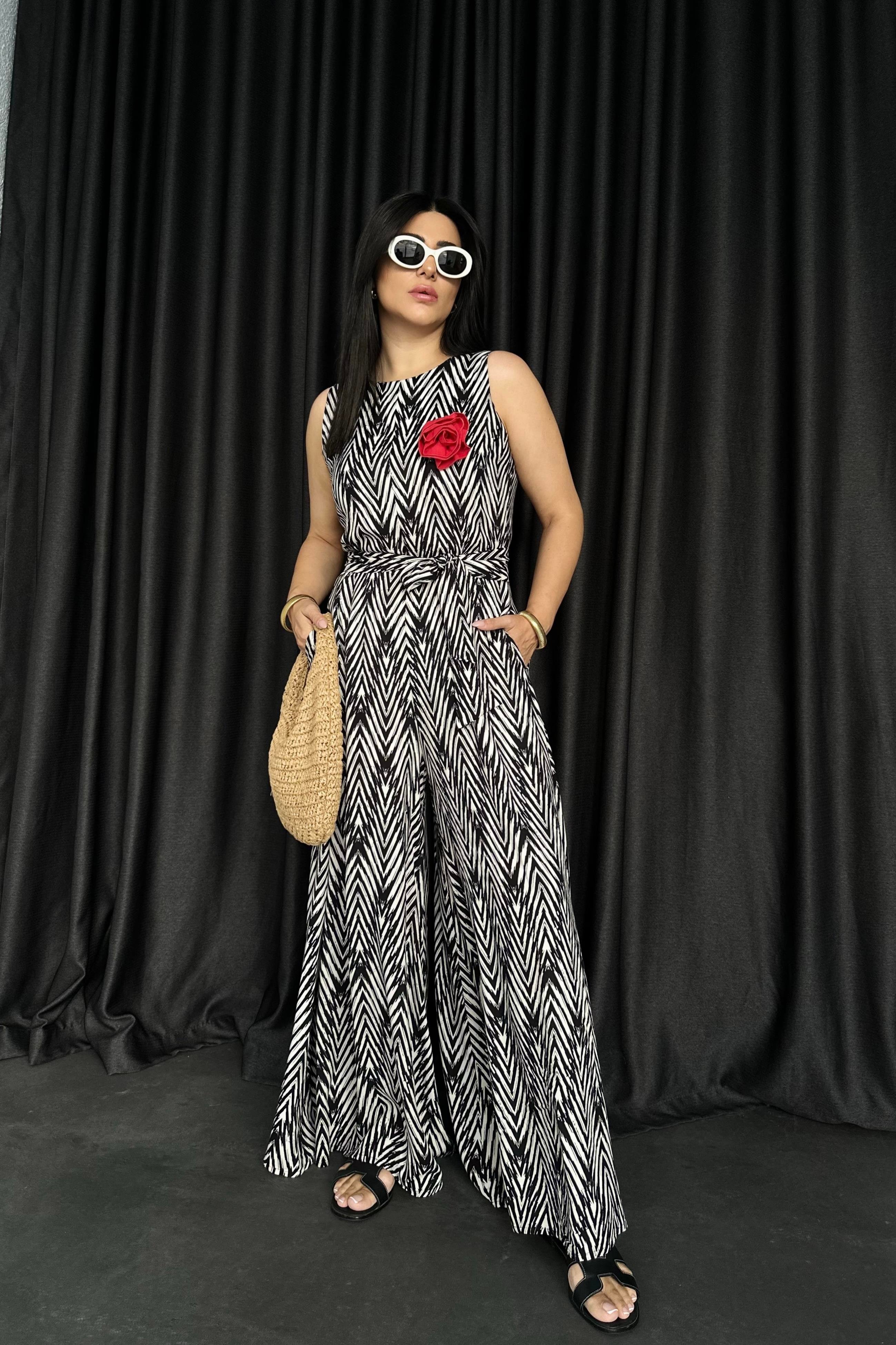 Gül Broşlu Cepli Tasarım Tulum