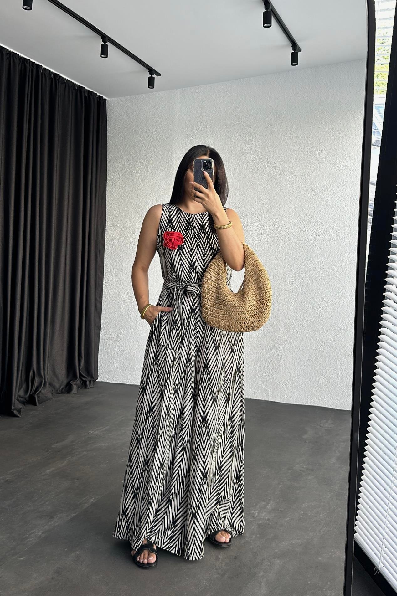 Gül Broşlu Cepli Tasarım Tulum