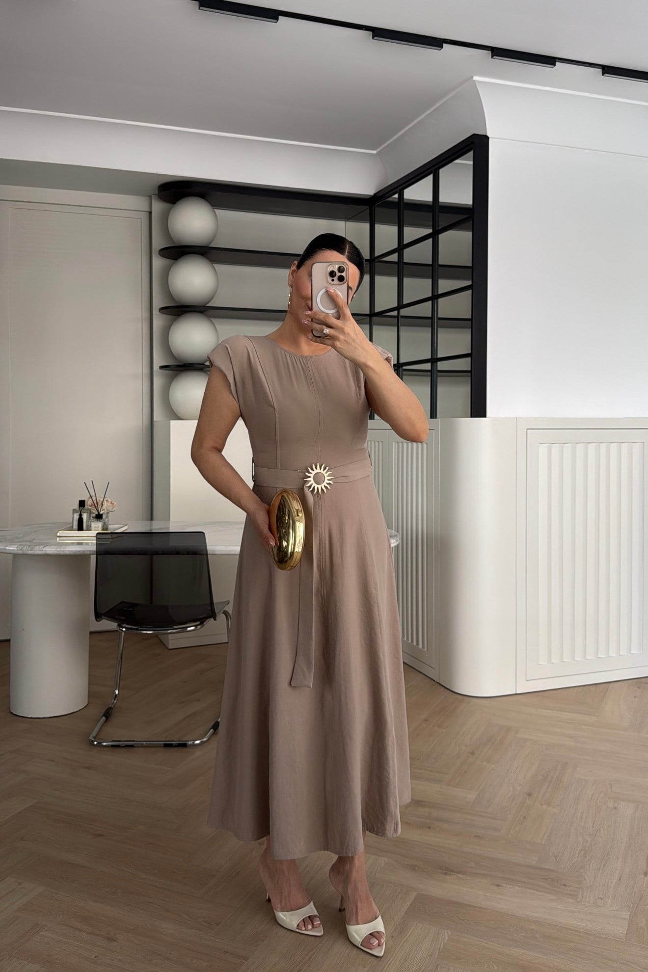 GÜNEŞ TOKALI MİDİ BOY ELBİSE BEJ 