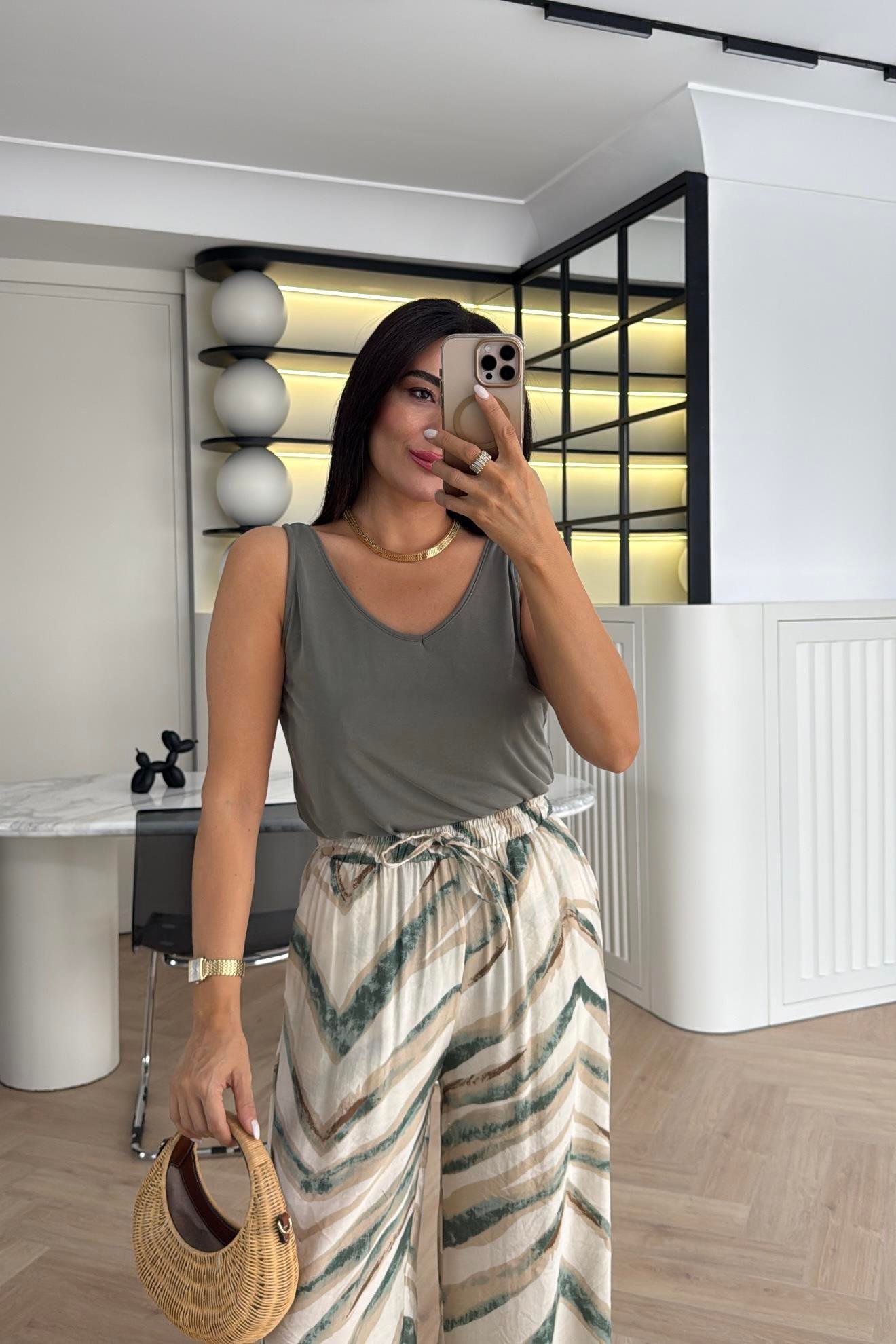 HAKİ KOLSUZ MODAL KUMAŞ ATLET