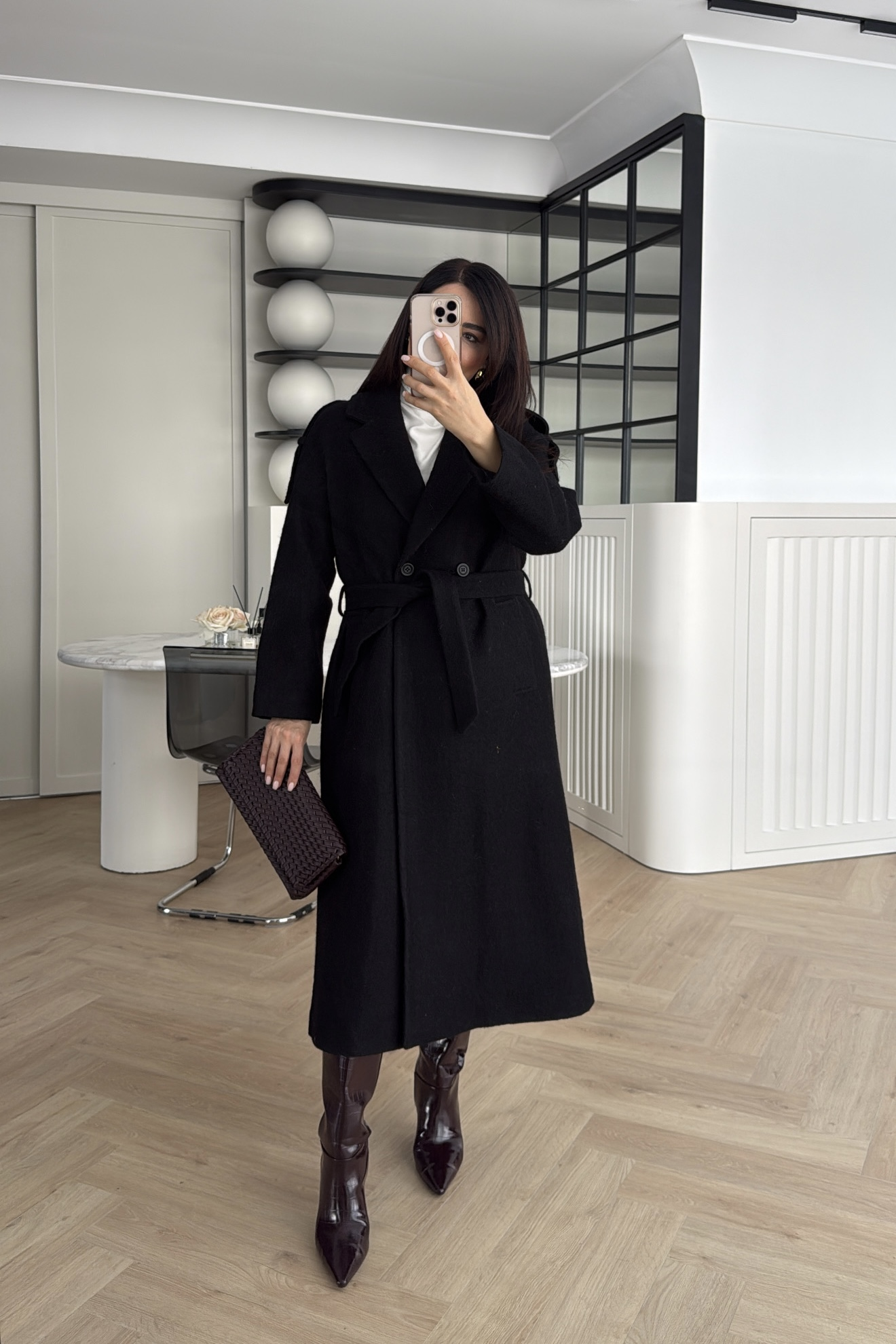 HOLLYWOOD MODEL ASTARLI KAŞE KABAN SİYAH 