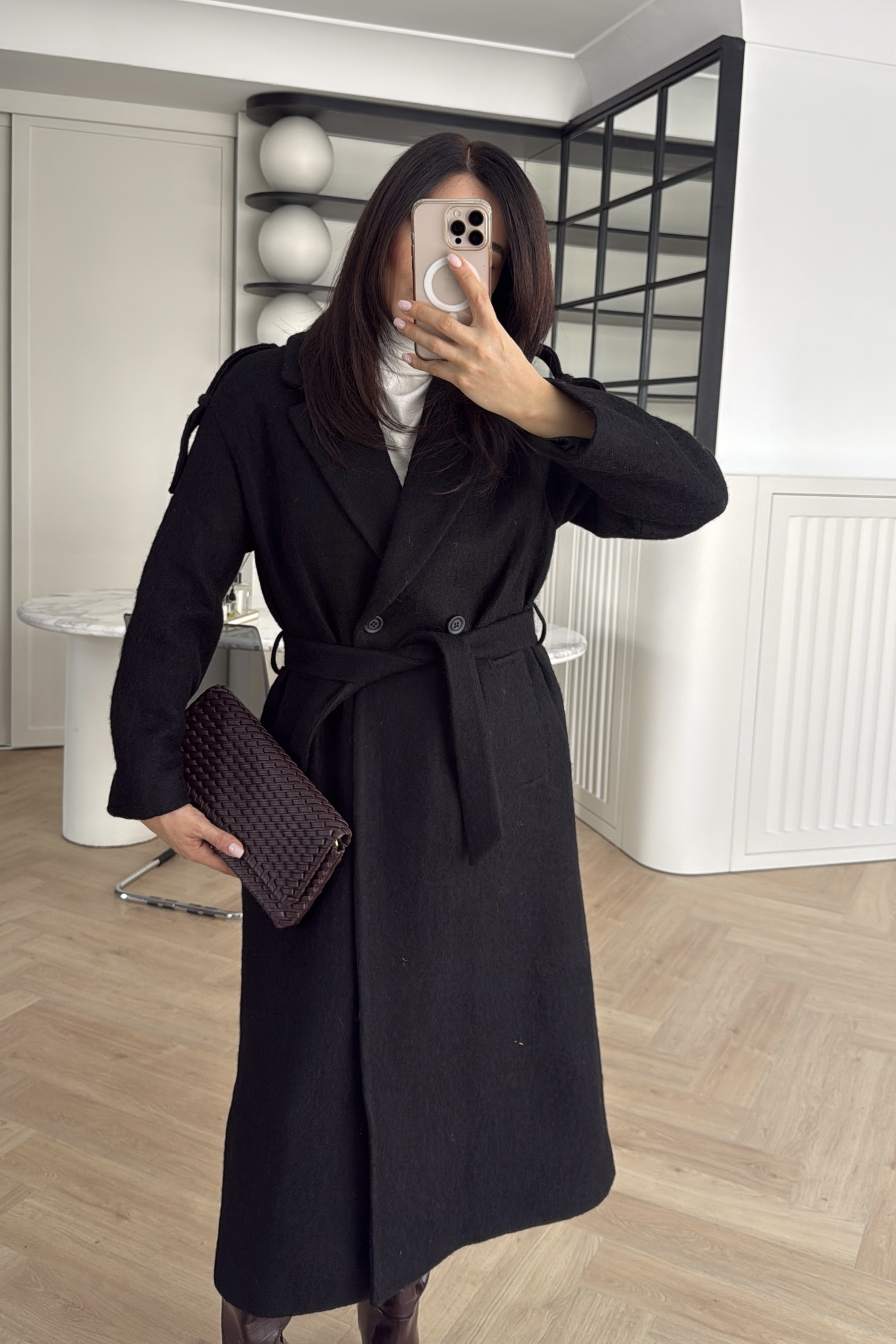 HOLLYWOOD MODEL ASTARLI KAŞE KABAN SİYAH 