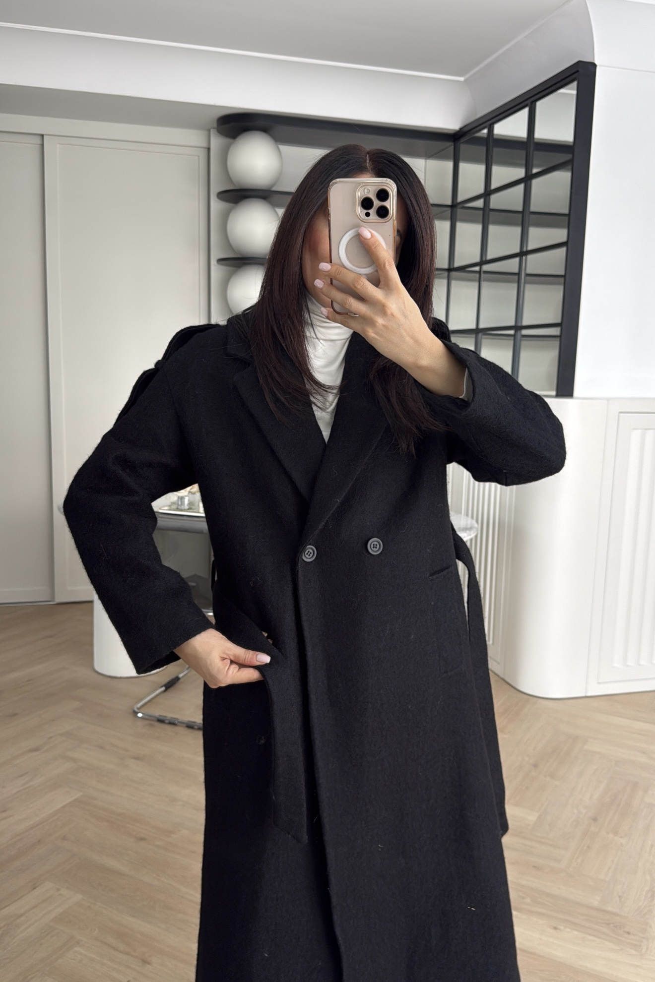 HOLLYWOOD MODEL ASTARLI KAŞE KABAN SİYAH 