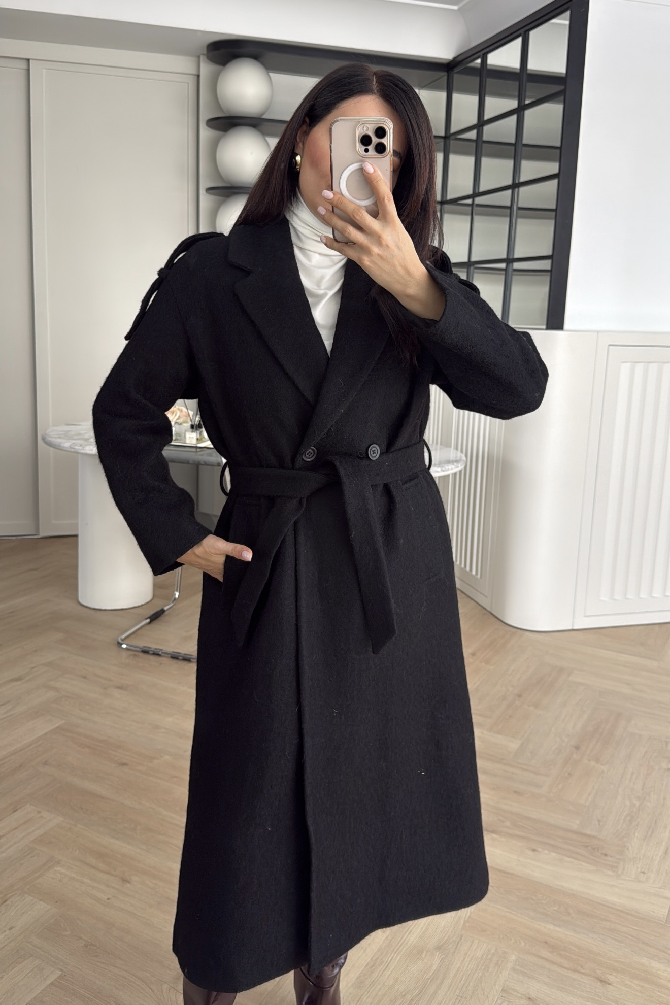 HOLLYWOOD MODEL ASTARLI KAŞE KABAN SİYAH 