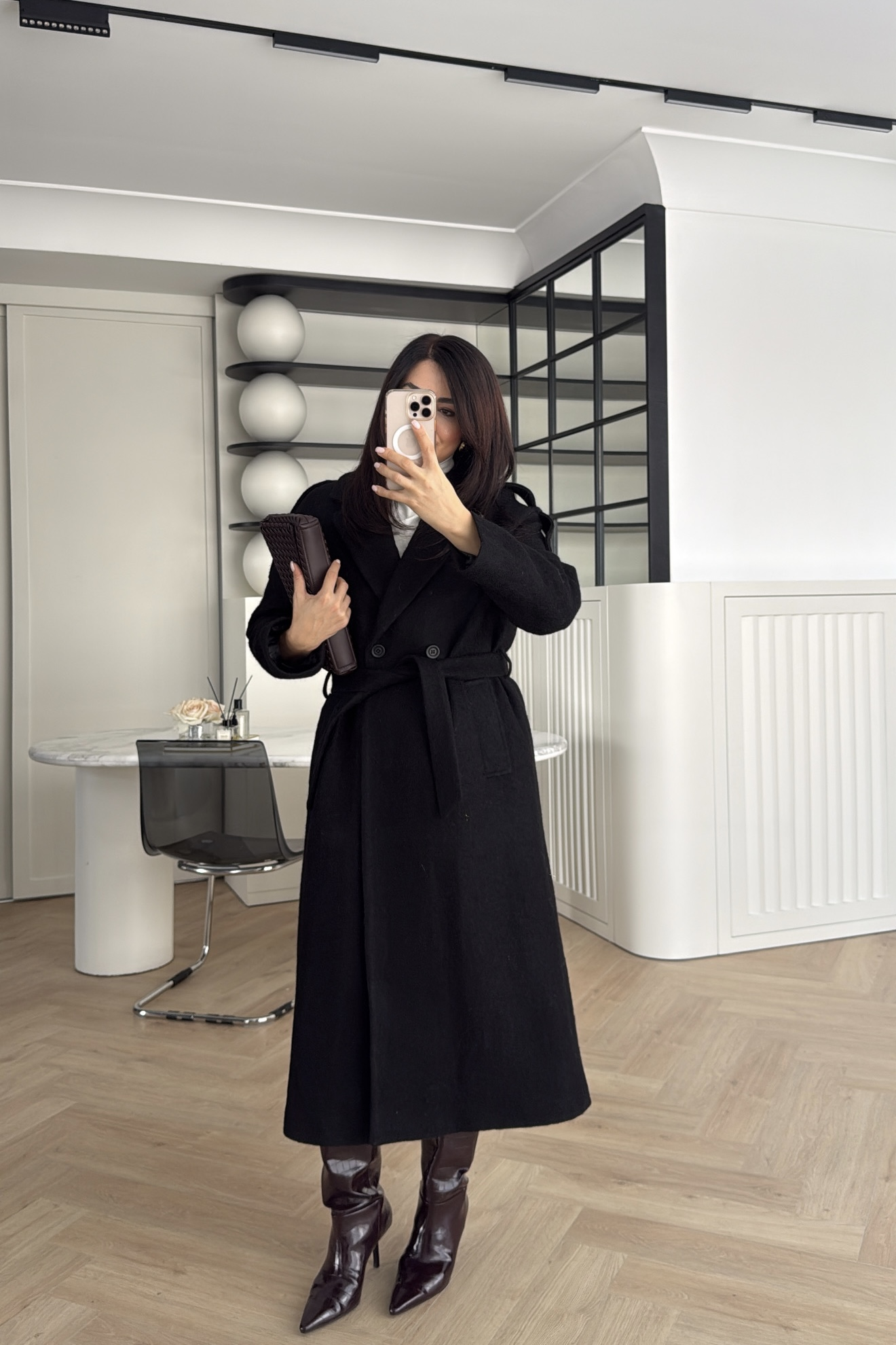 HOLLYWOOD MODEL ASTARLI KAŞE KABAN SİYAH 