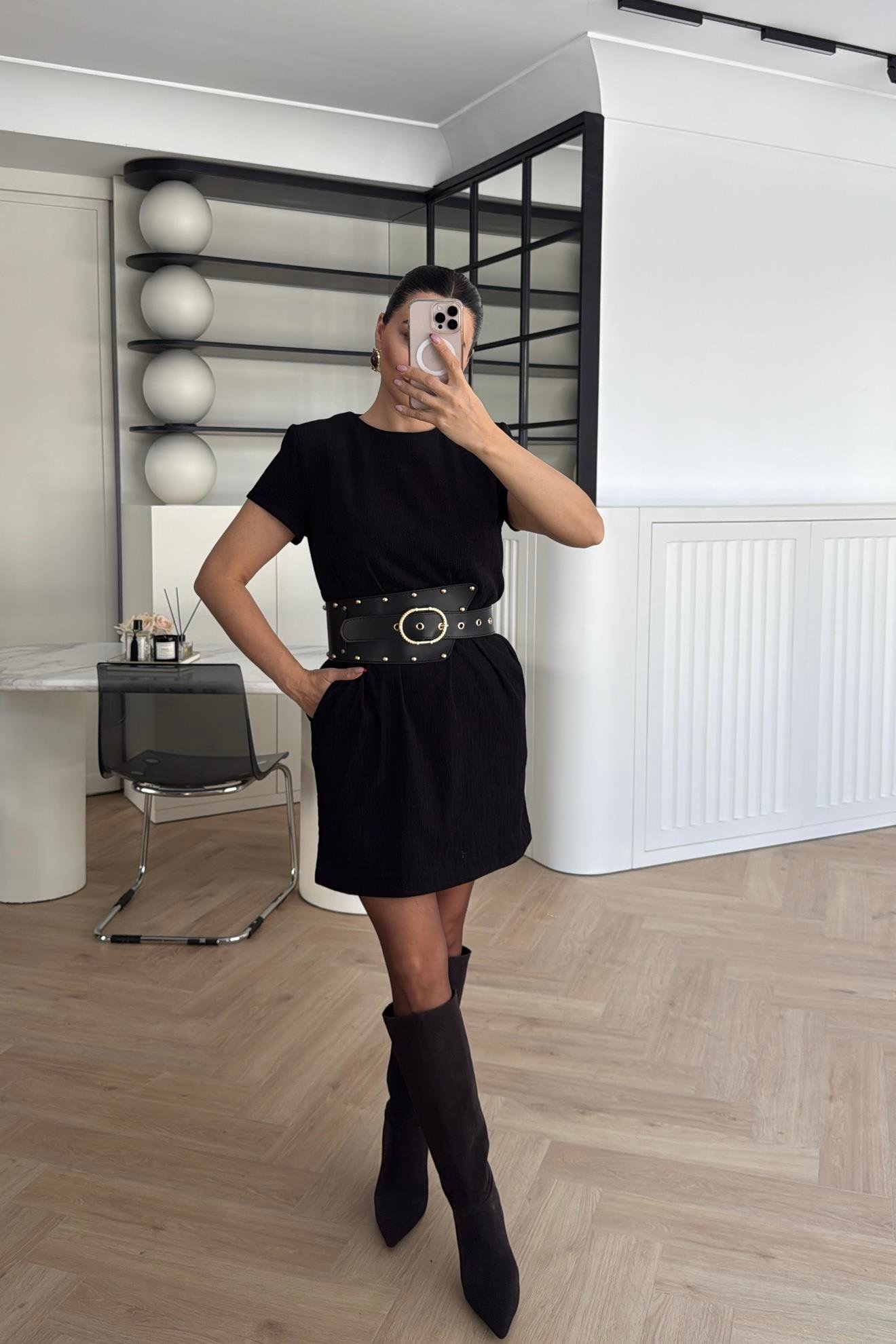 KADİFE CEPLİ KEMERLİ ELBİSE SİYAH 