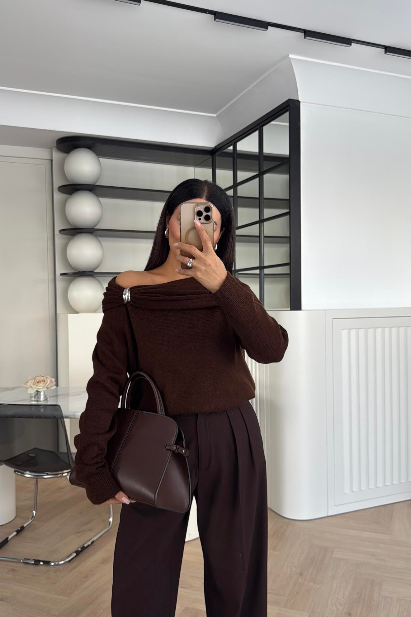 KAHVE AKSESUAR DETAYLI TRİKO