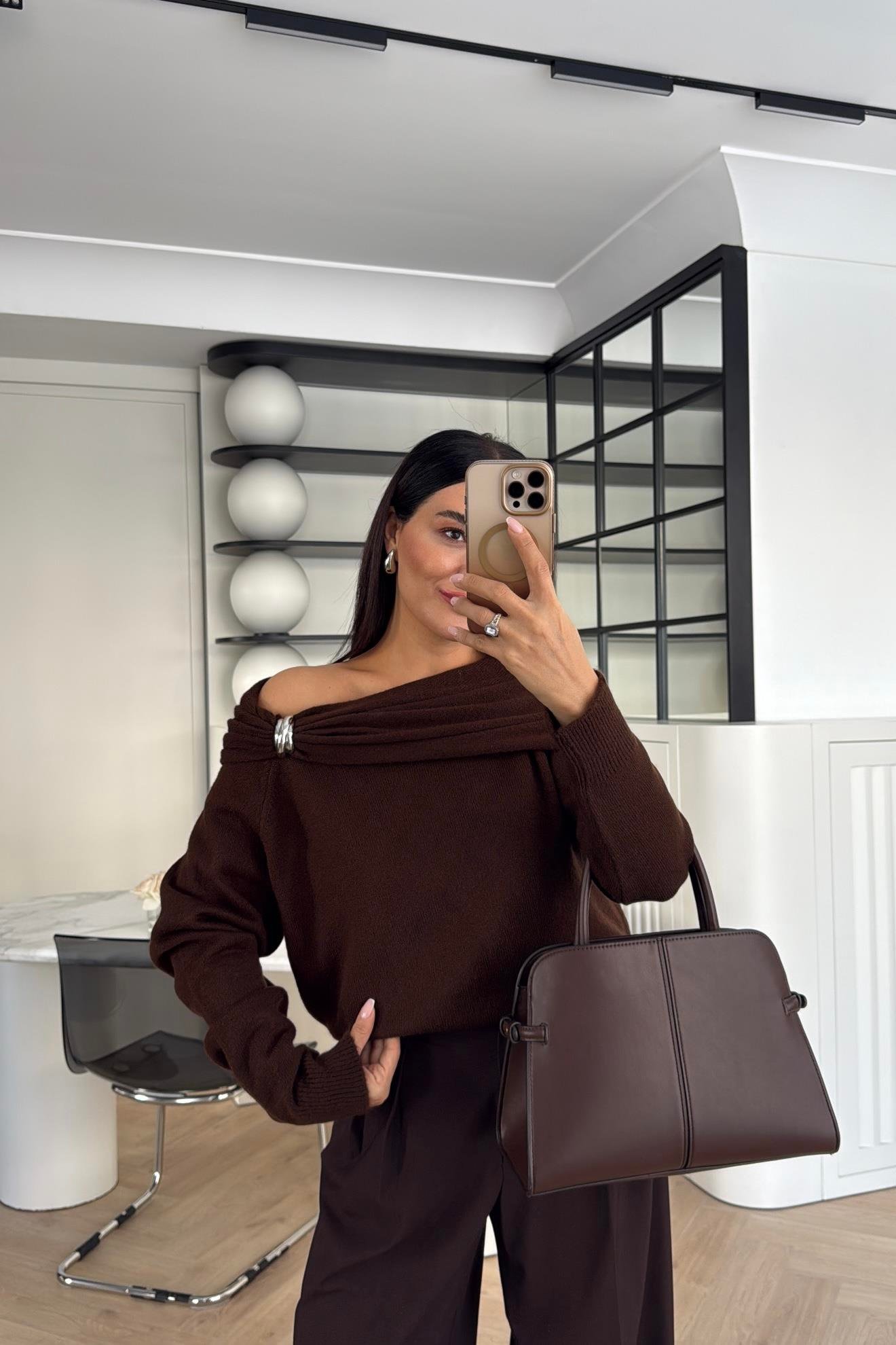 KAHVE AKSESUAR DETAYLI TRİKO