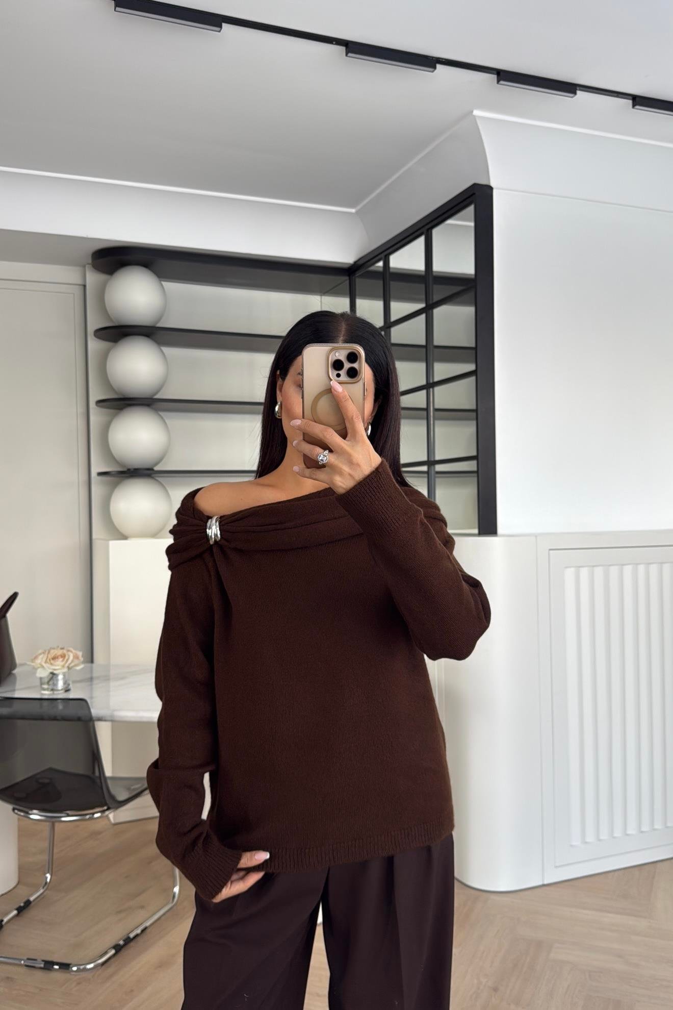 KAHVE AKSESUAR DETAYLI TRİKO