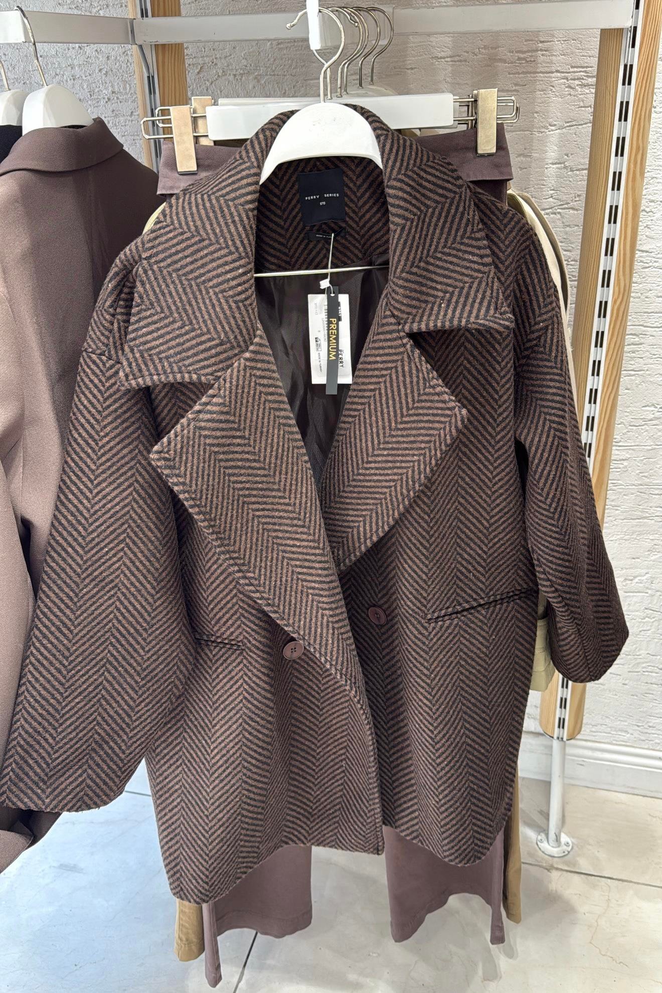 KAHVE OVERSIZE KALIP ASTARLI KISA KAŞE KABAN 