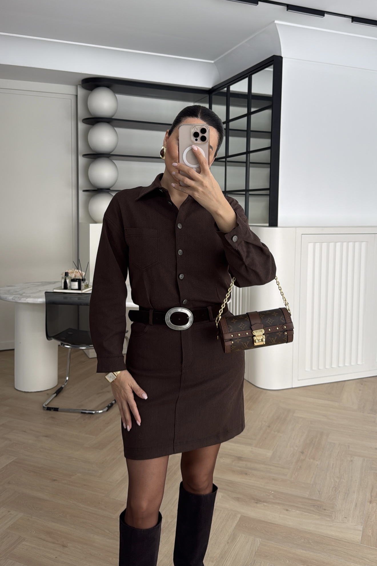 KEMERLİ ELBİSE KAHVE 